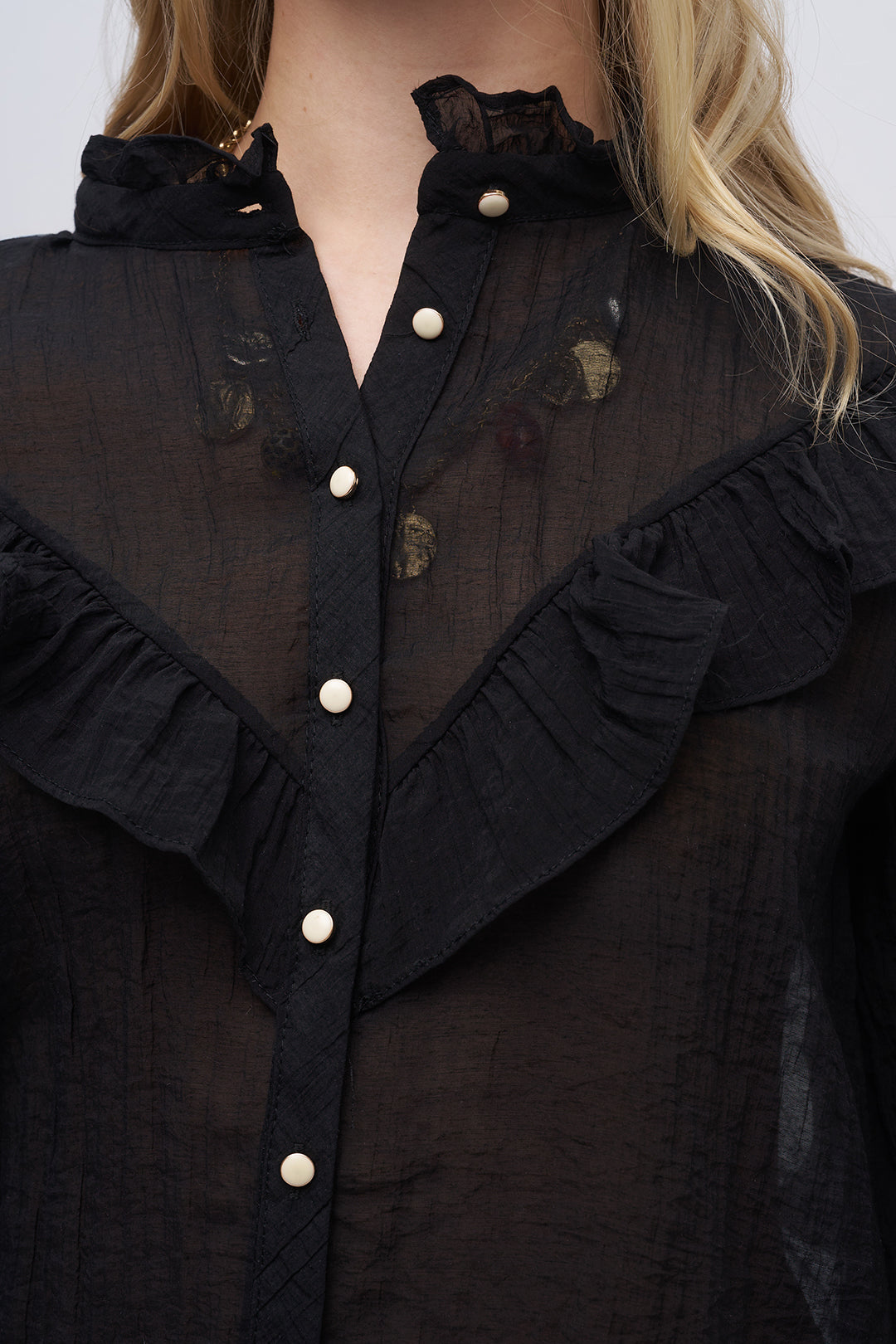 Siyah Fırfır Detaylı Dik Yaka Bluz