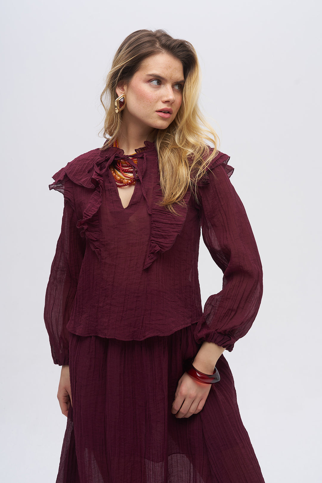 Fırfır Detaylı Yaka Bağlamalı Bordo Bluz