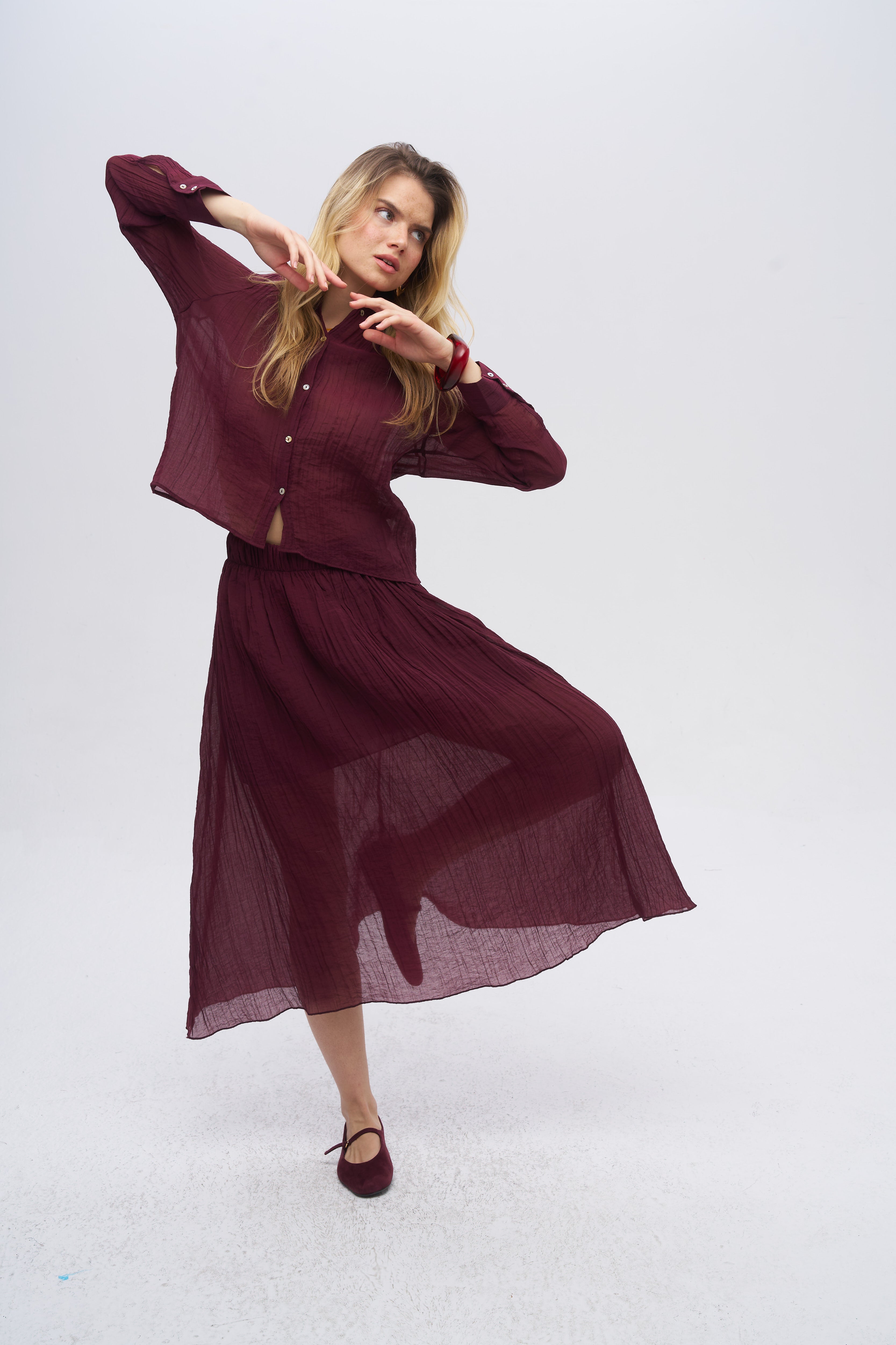 Çizgi Dokulu Klasik Yaka Transparan Gömlek