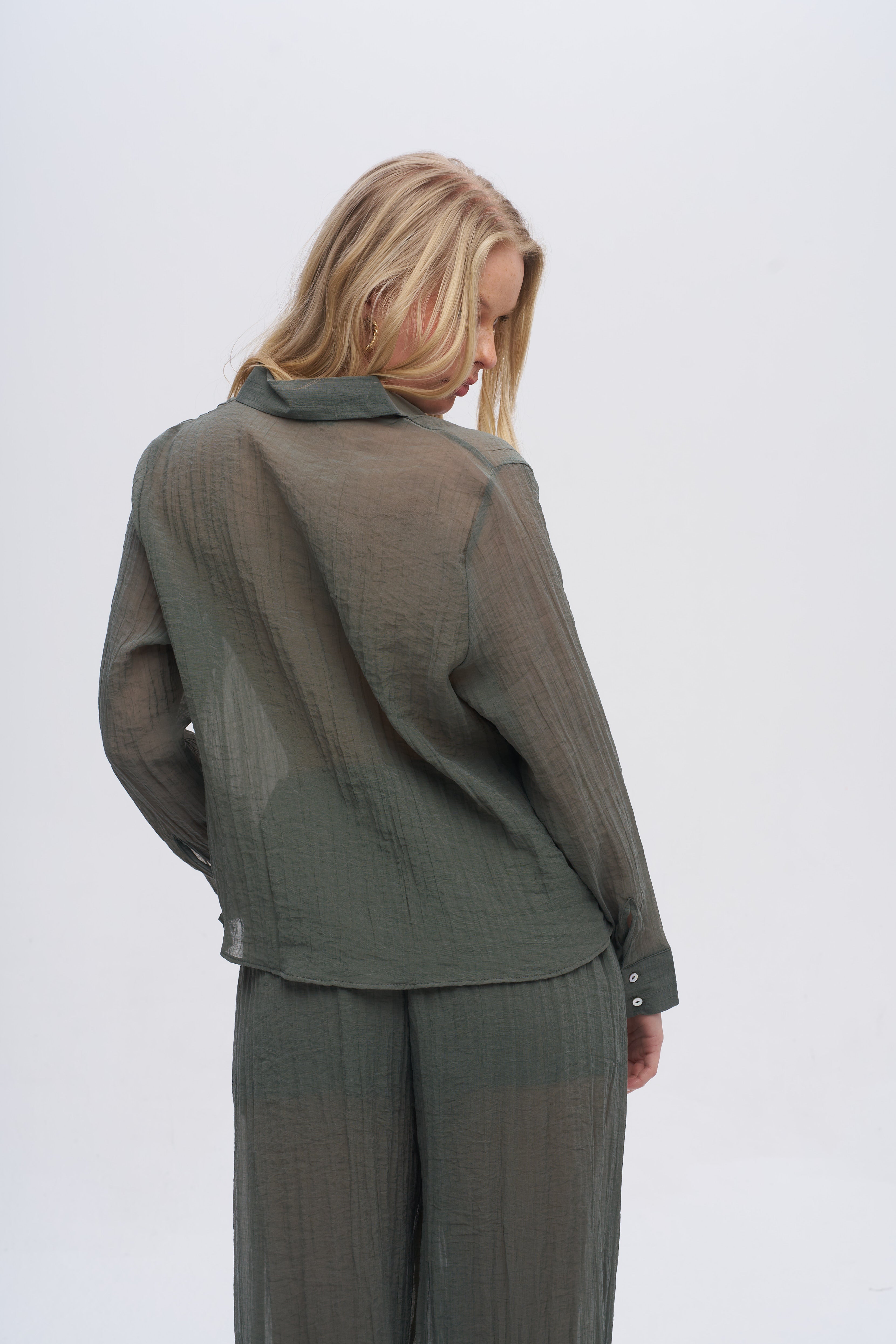 Çizgi Dokulu Klasik Yaka Transparan Gömlek Haki