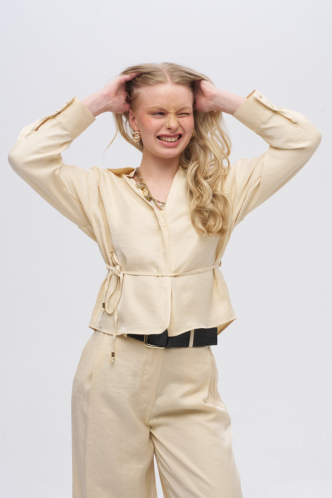 Toptan Kadın Sarı İpeksi Dokulu Bağlamalı Gömlek