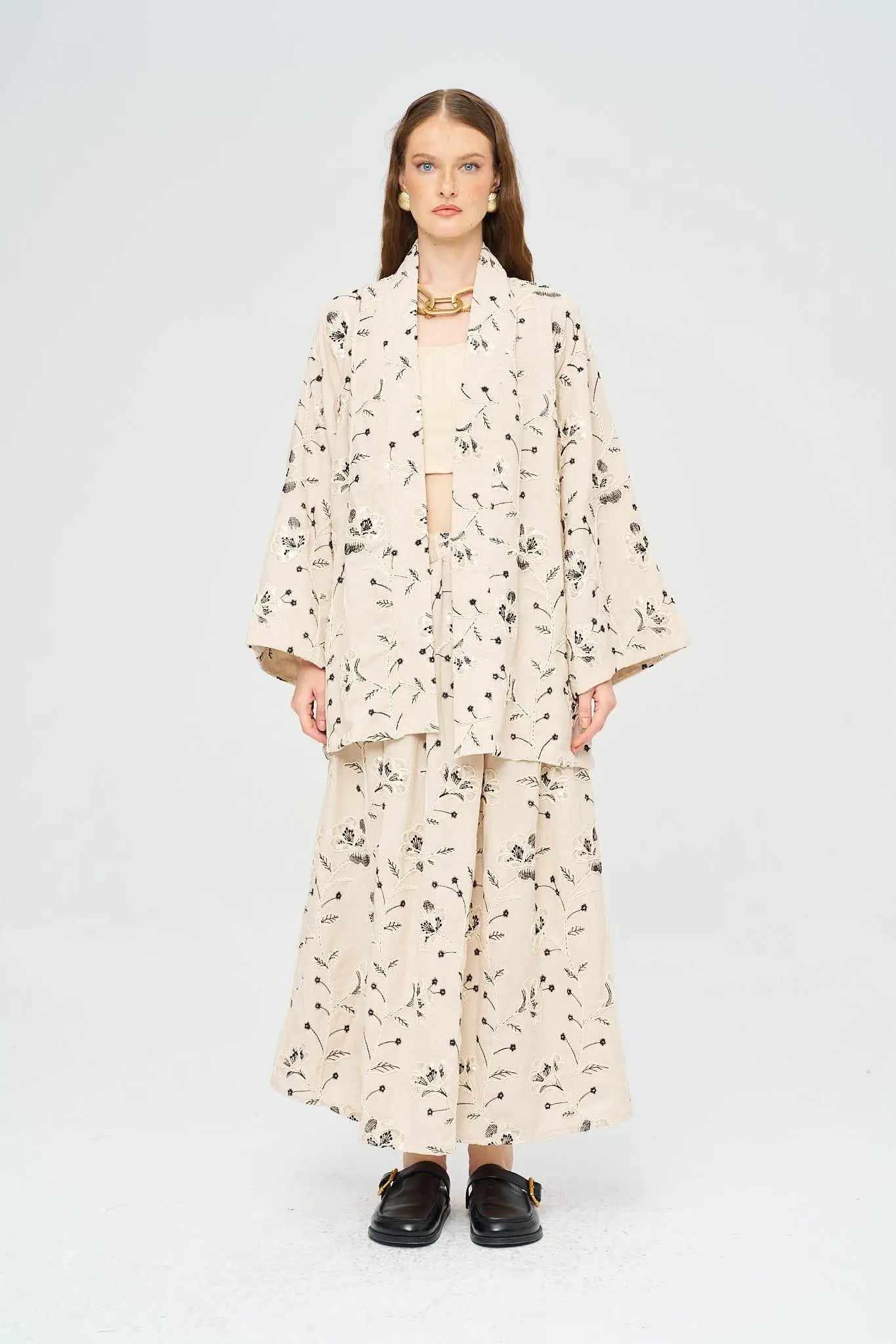Çiçek Nakışlı ve Pullu Kimono - Siyah ORFEONEGRO