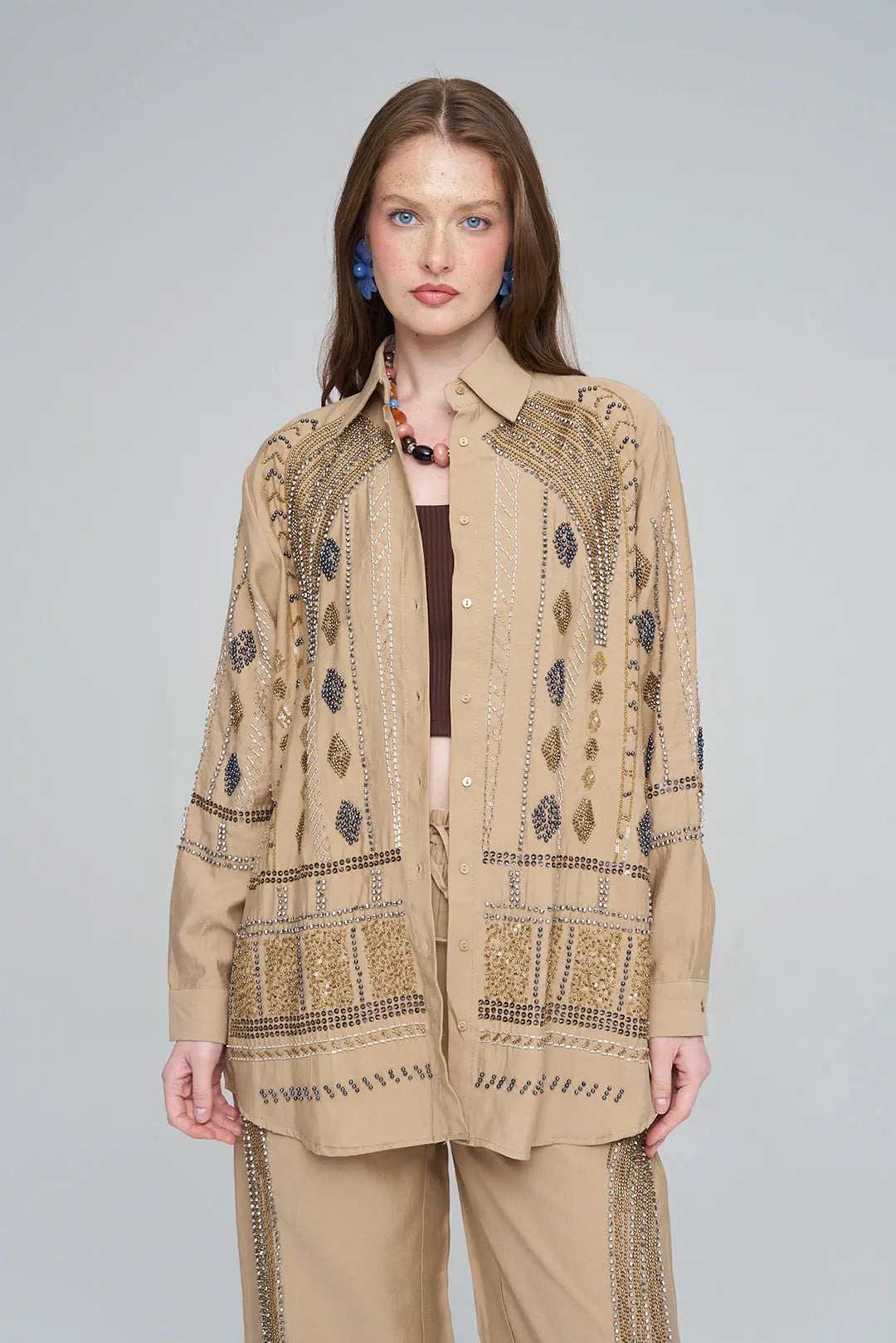 Orfeonegro Yoğun Boncuk İşlemeli Oversize Tencel Gömlek Karamel ORFEONEGRO