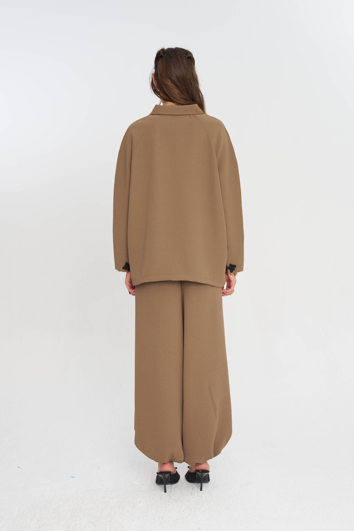 Toptan Çin Düğmeli Oversize Kadın Bej Gömlek