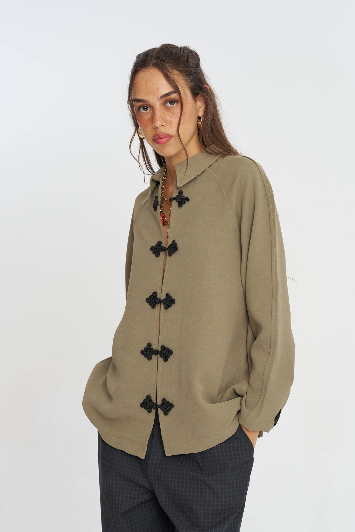 Toptan Çin Düğmeli Oversize Kadın Haki Gömlek