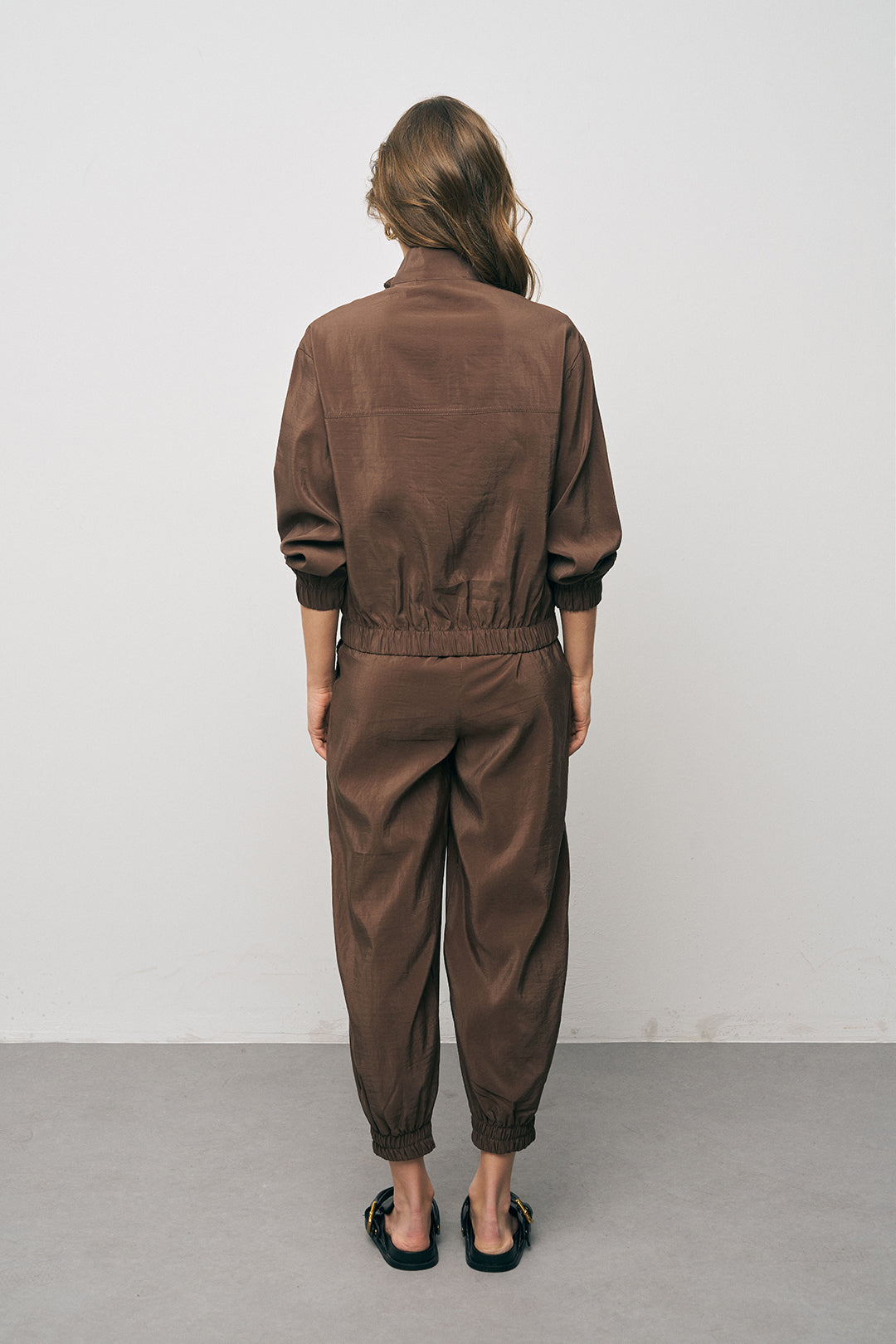 Orfeonegro Beli ve Bileği Lastikli Fermuarlı Kahverengi Ceket