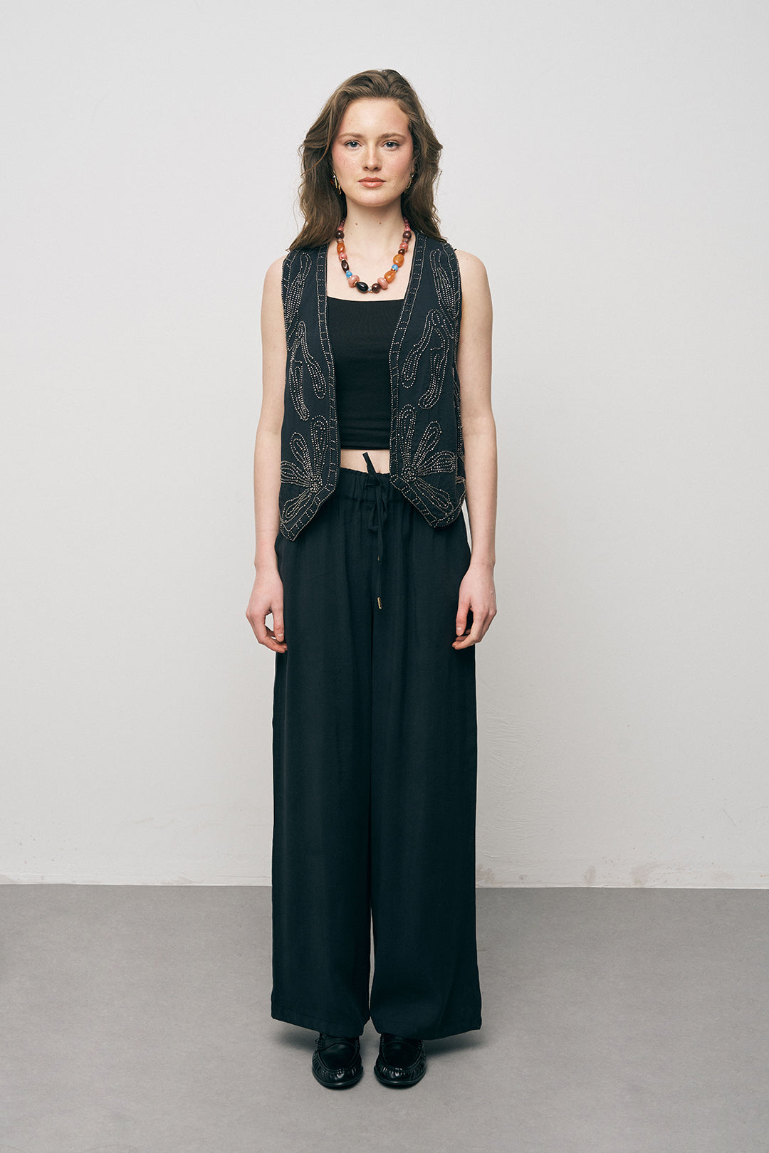 Orfeonegro Boncuk İşlemeli Kısa Siyah Yelek