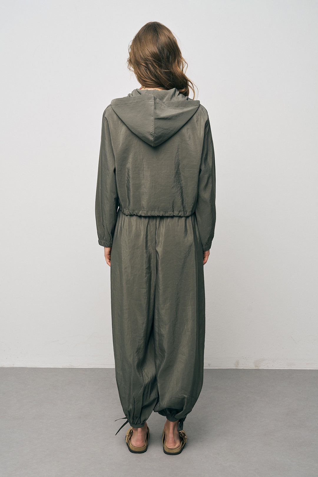 Orfeonegro Haki Kapüşonlu Fermuarlı Lastikli Bel Detaylı Crop Ceket