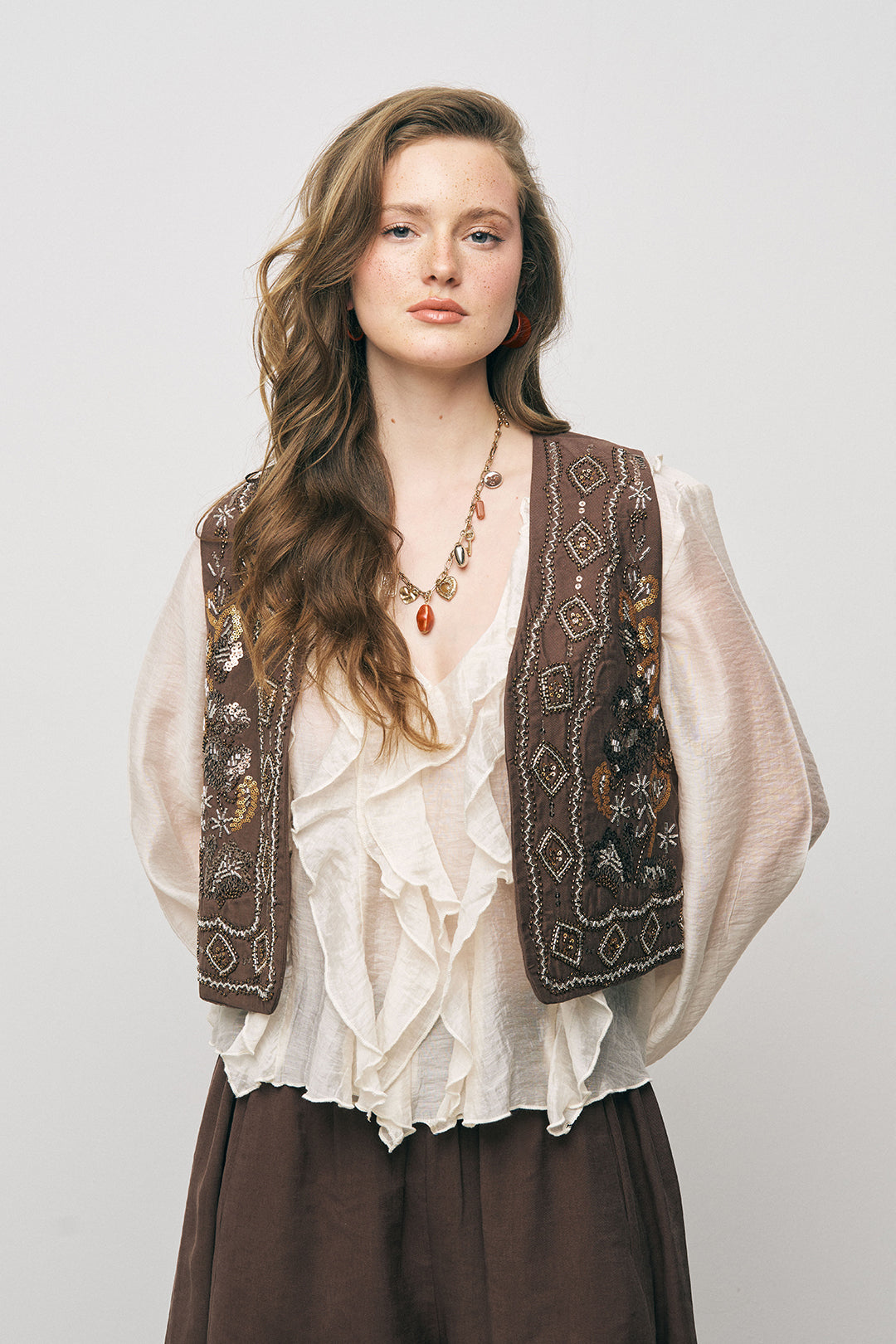 Orfeonegro Boncuk ve Nakışlı Kısa Kahve Yelek