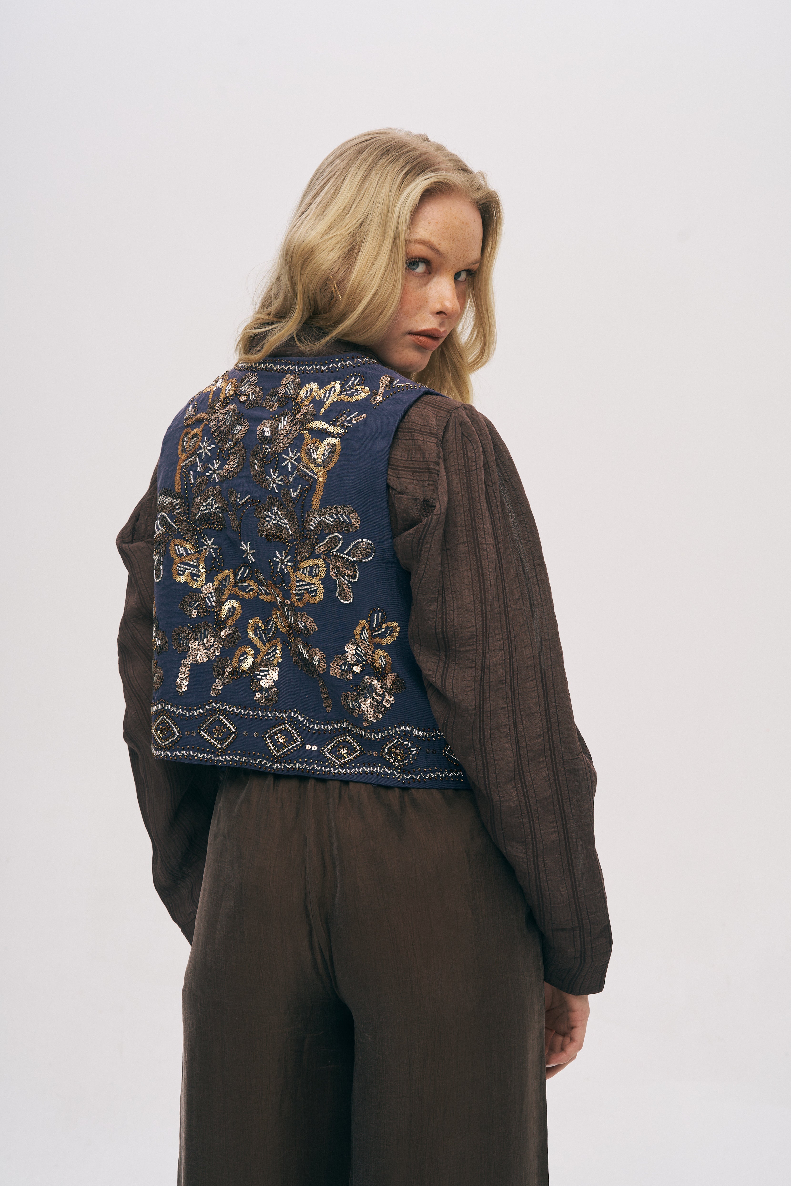 Orfeonegro Boncuk ve Nakışlı Kısa Laci Yelek