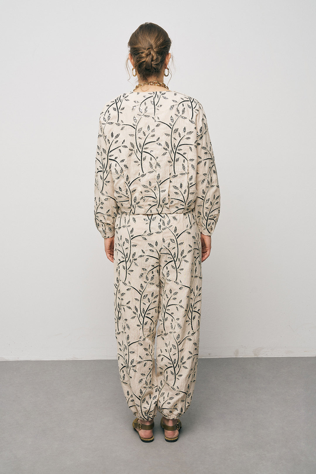 Orfeonegro Yaprak Nakışlı Fermuarlı Crop Tasarım Siyah Ceket