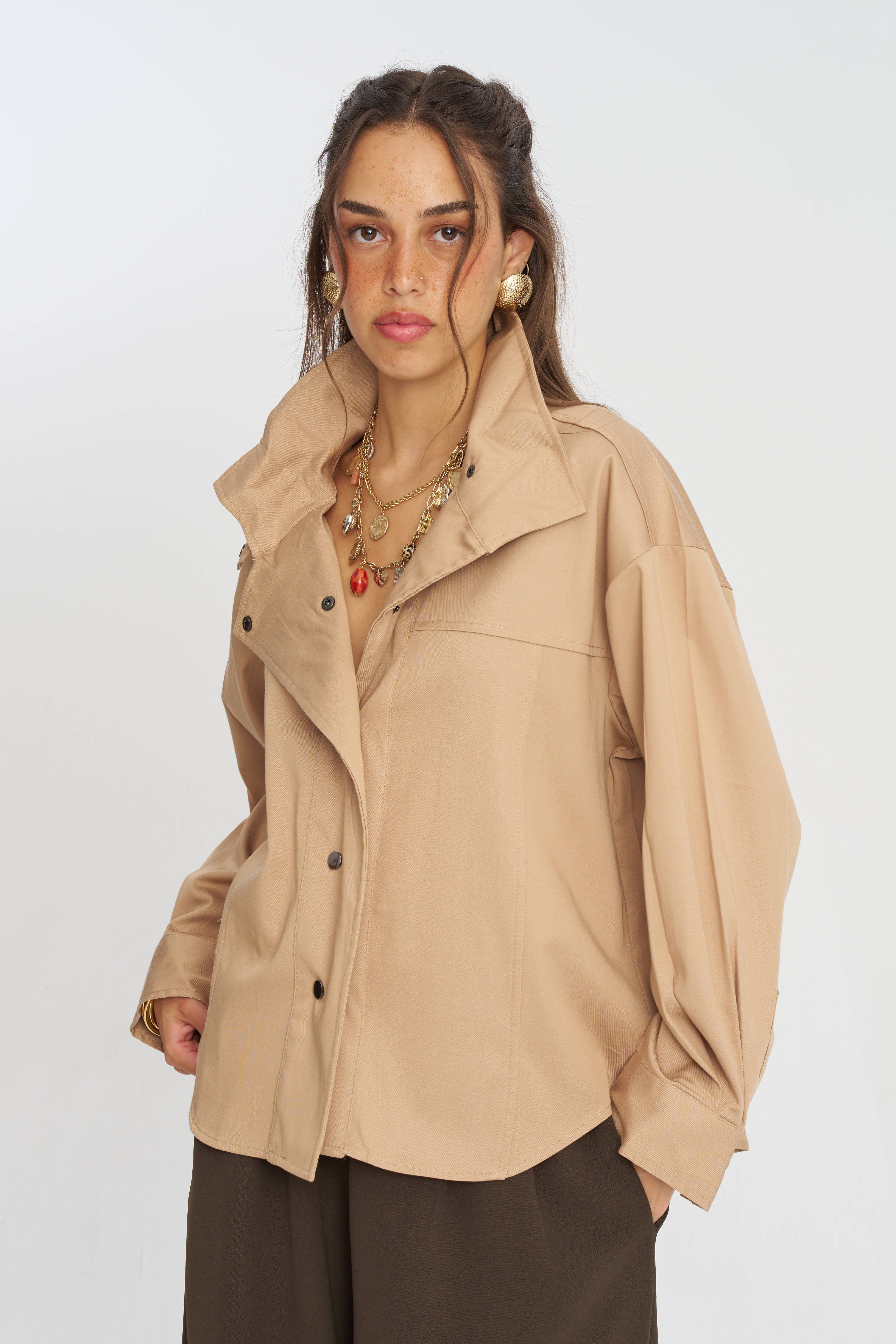 Toptan Düğme Detaylı Tencel Karışımlı Kadın Ceket Bej
