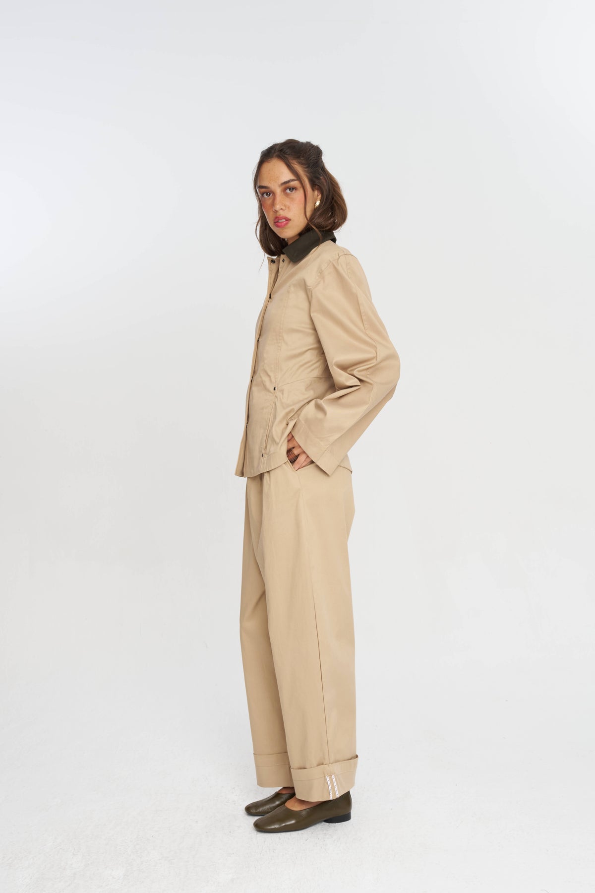 Toptan Kontrast Yakalı Tencel Karışımlı Kadın Ceket Bej