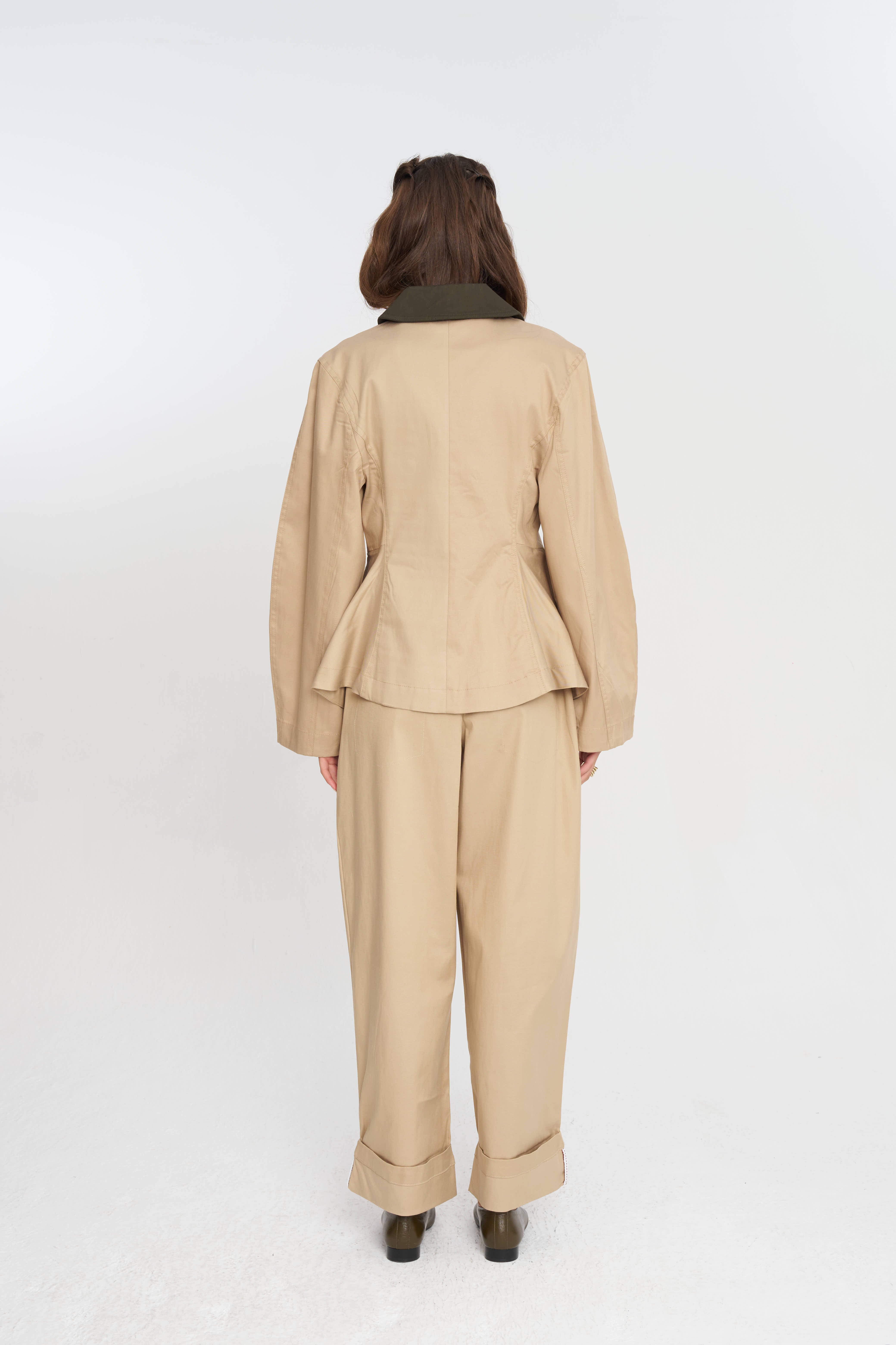 Toptan Kontrast Yakalı Tencel Karışımlı Kadın Ceket Bej