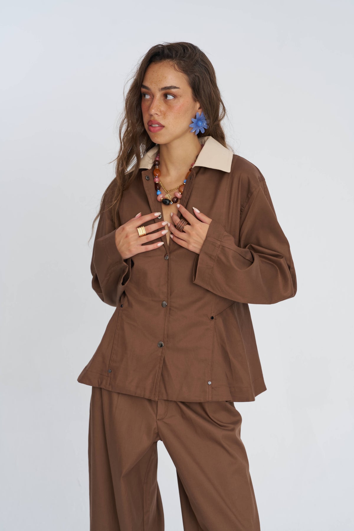 Toptan Kontrast Yakalı Tencel Karışımlı Kadın Ceket Kahve