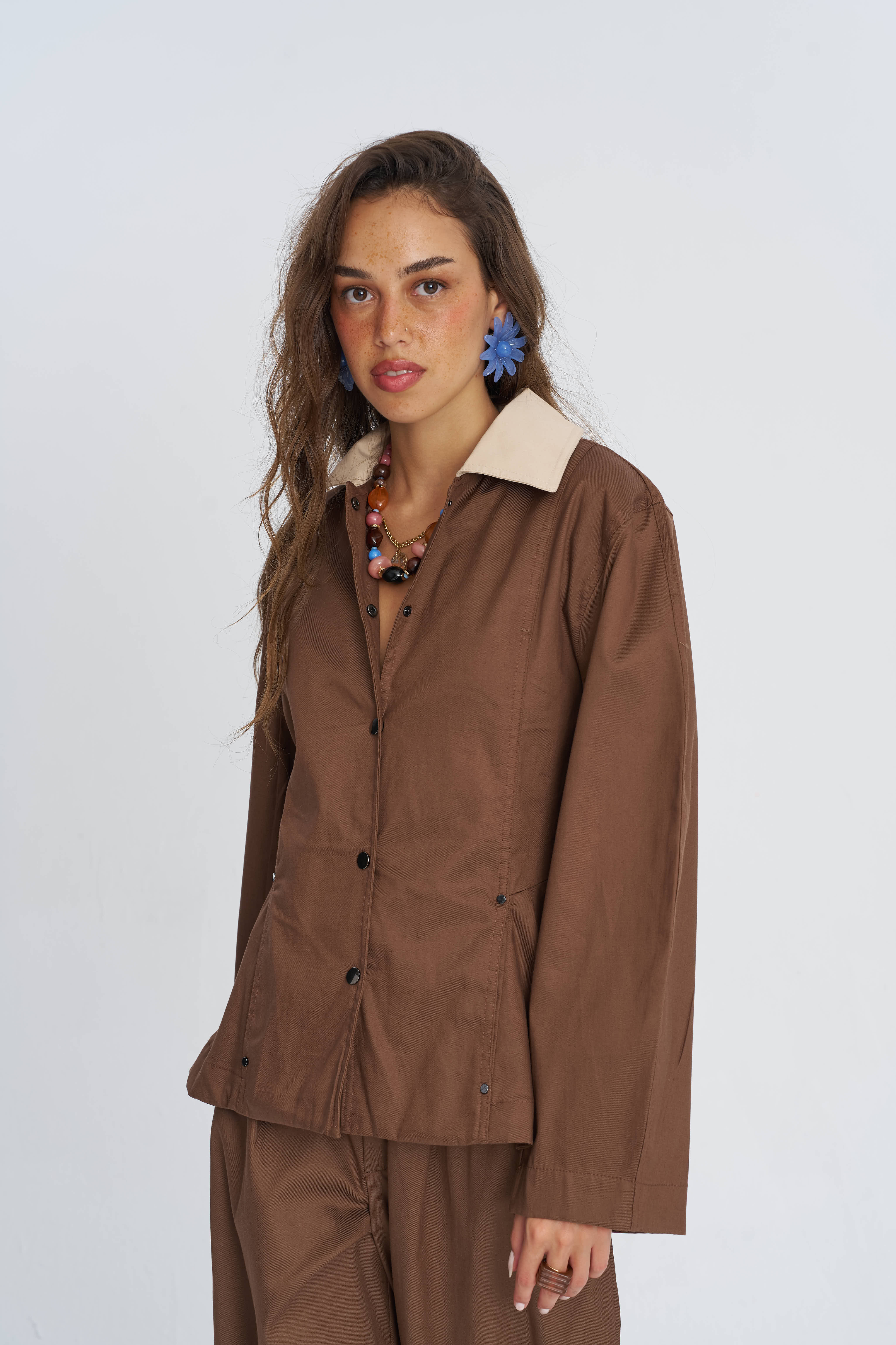Toptan Kontrast Yakalı Tencel Karışımlı Kadın Ceket Kahve