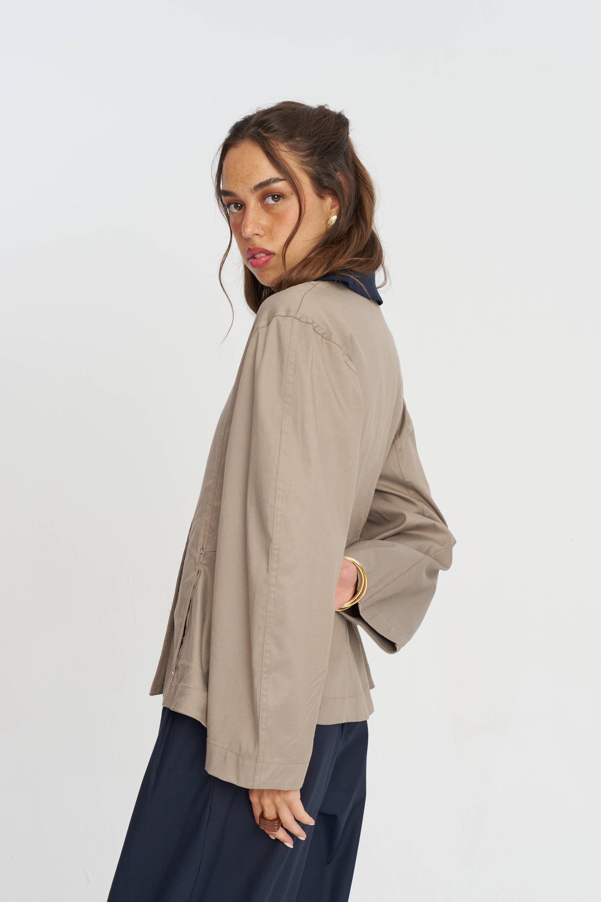 Toptan Kontrast Yakalı Tencel Karışımlı Kadın Ceket Vizon