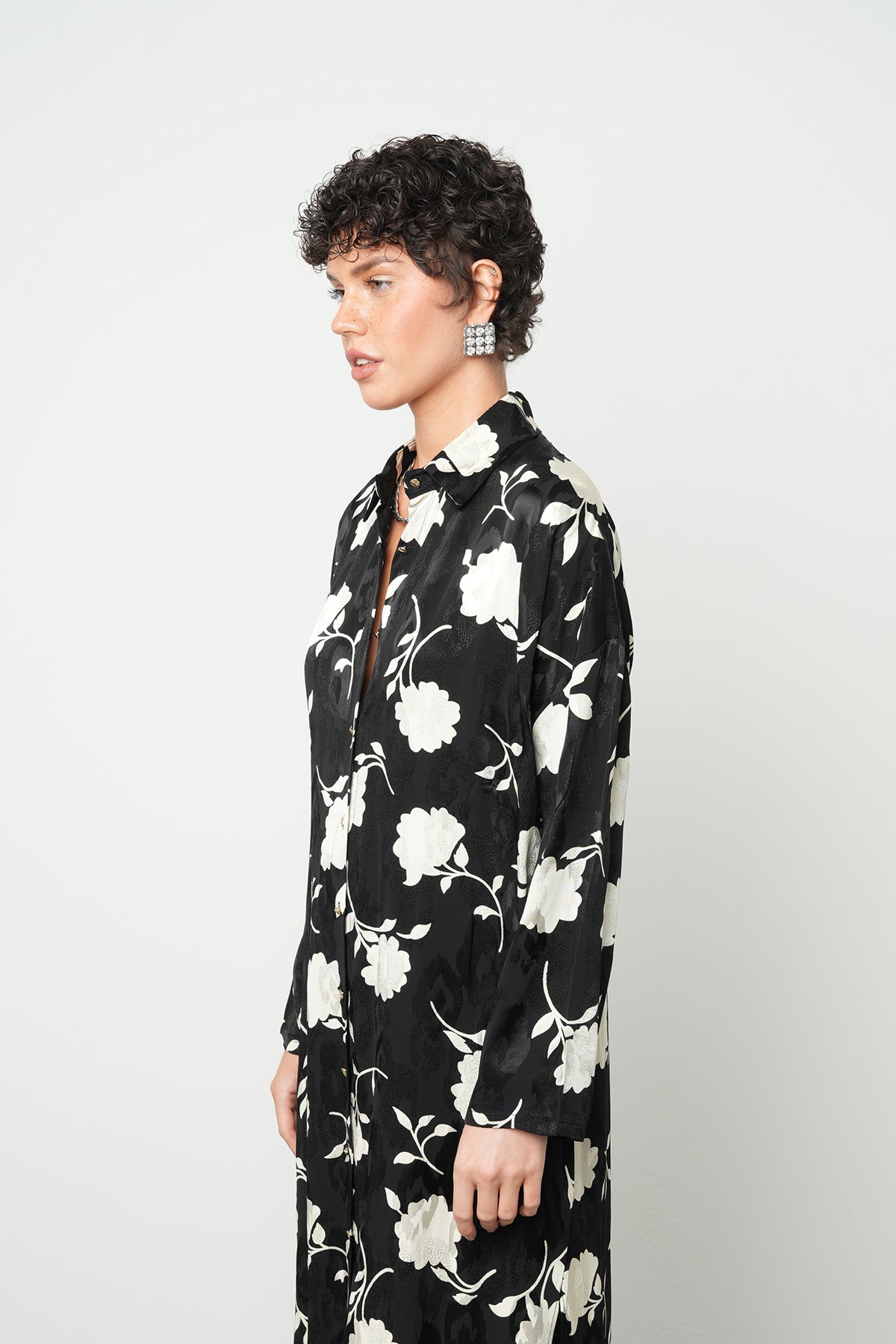 Orfeonegro Siyah-Beyaz Çiçek Desenli Uzun Tunik Gömlek