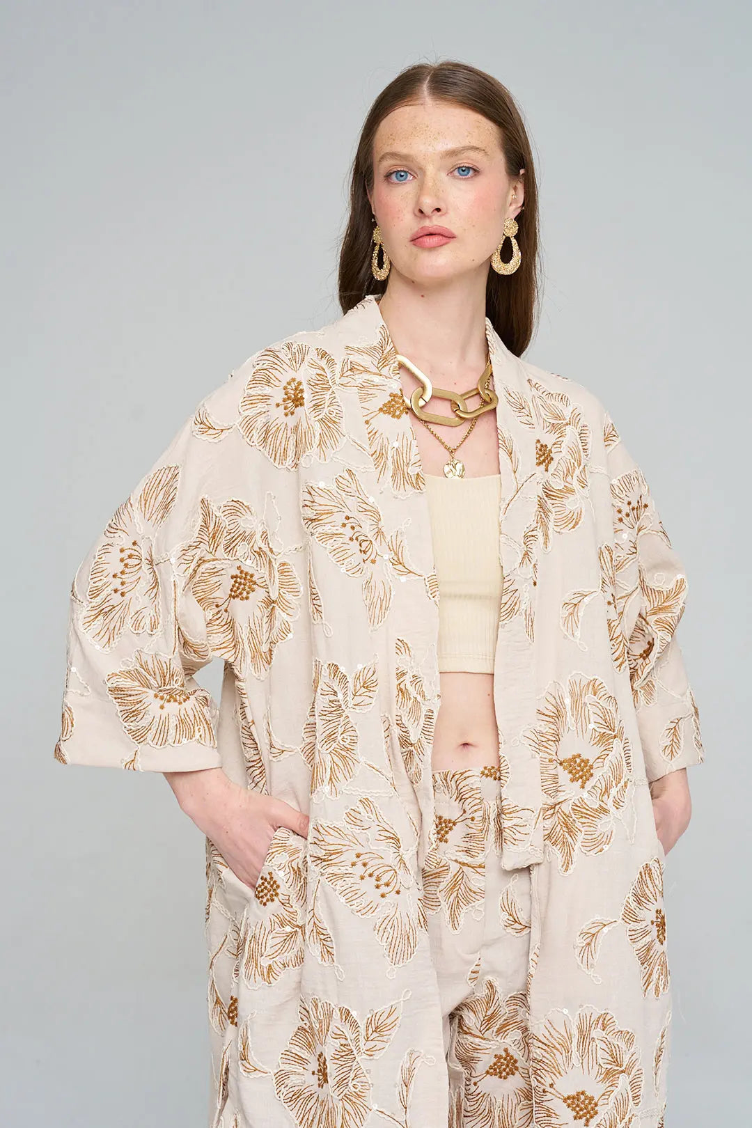 Çiçek Nakışlı ve Payet Detaylı Oversize Kimono Kahve ORFEONEGRO