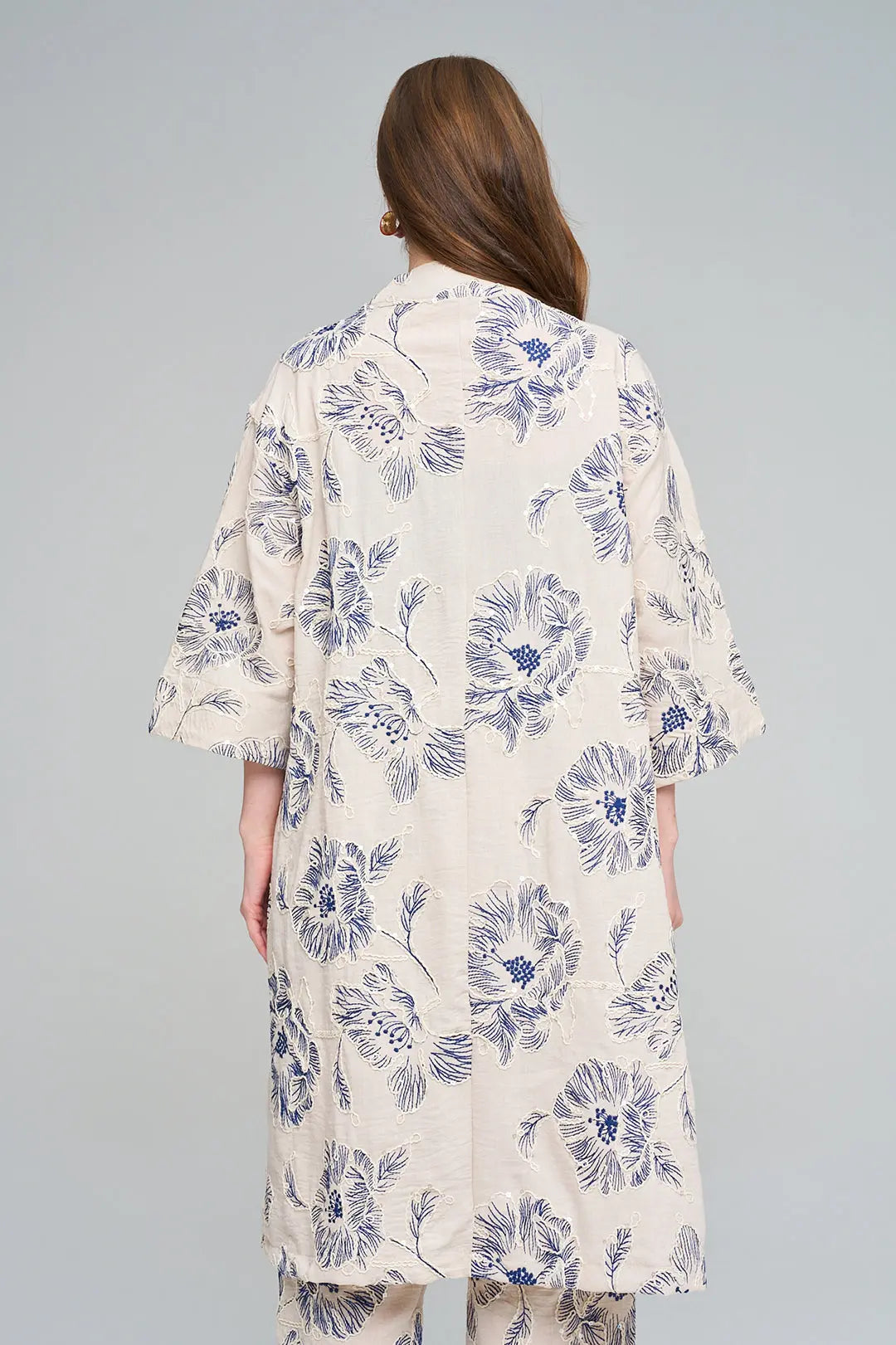 Çiçek Nakışlı ve Payet Detaylı Oversize Kimono Laci ORFEONEGRO