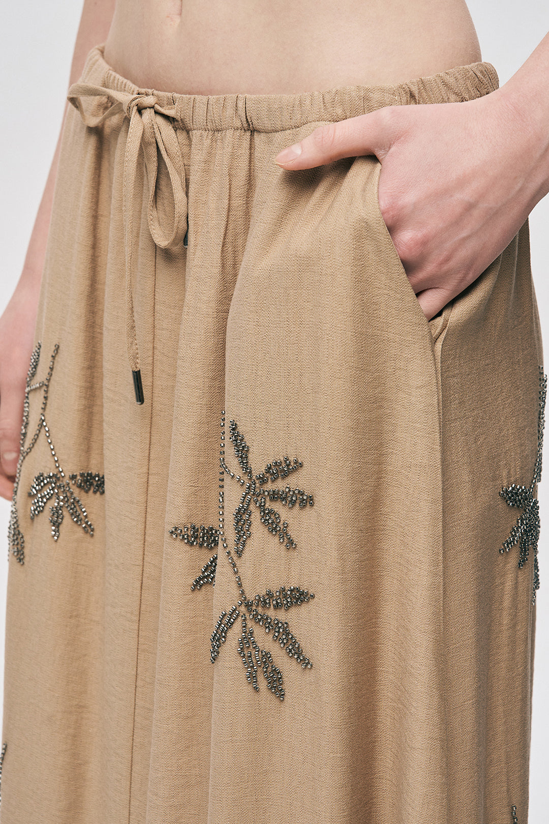 Orfeonegro Bej Yaprak Nakışlı Beli Bağcıklı Uzun Maxi Etek