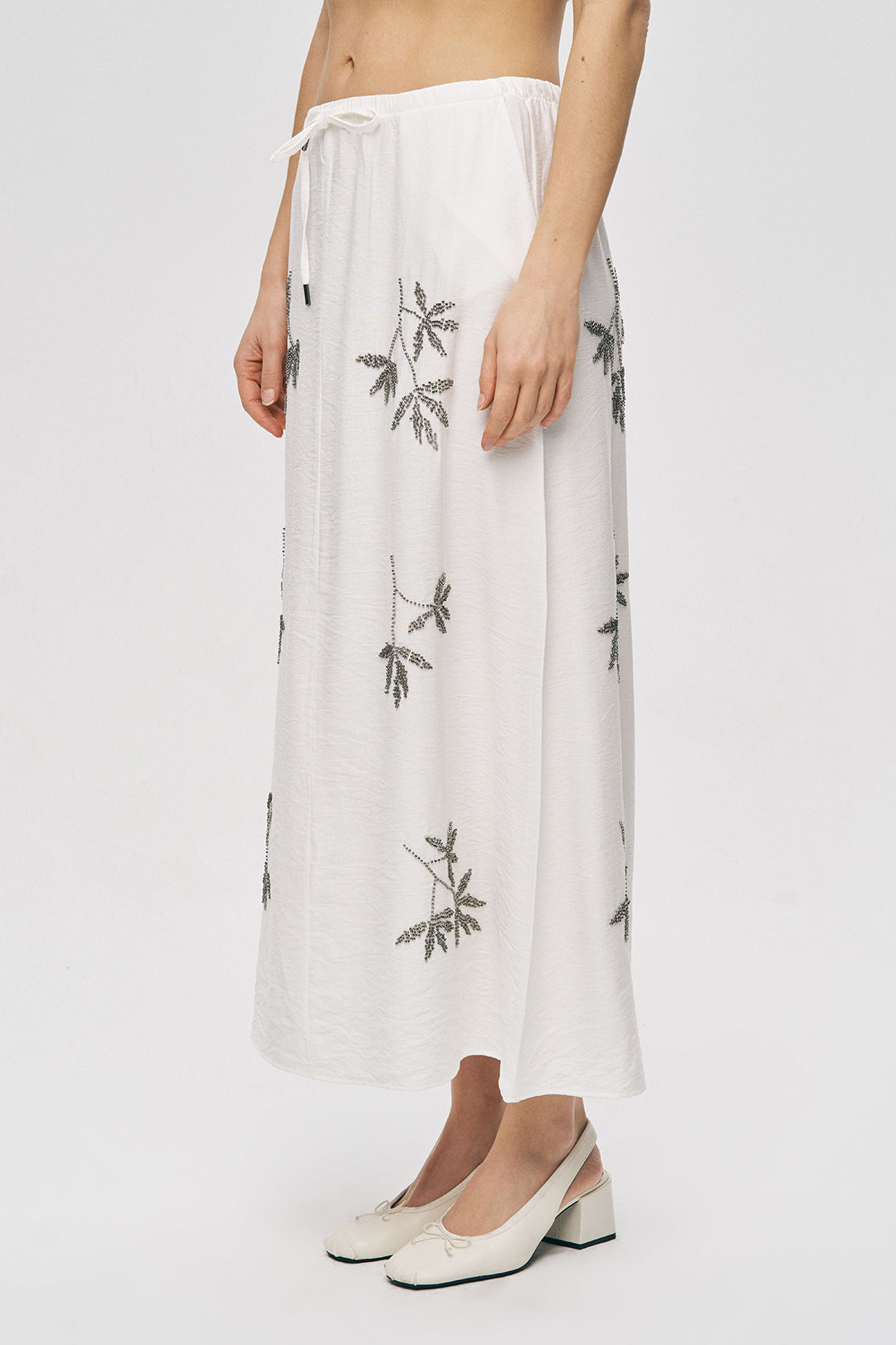 Orfeonegro Ekru Yaprak Nakışlı Beli Bağcıklı Uzun Maxi Etek