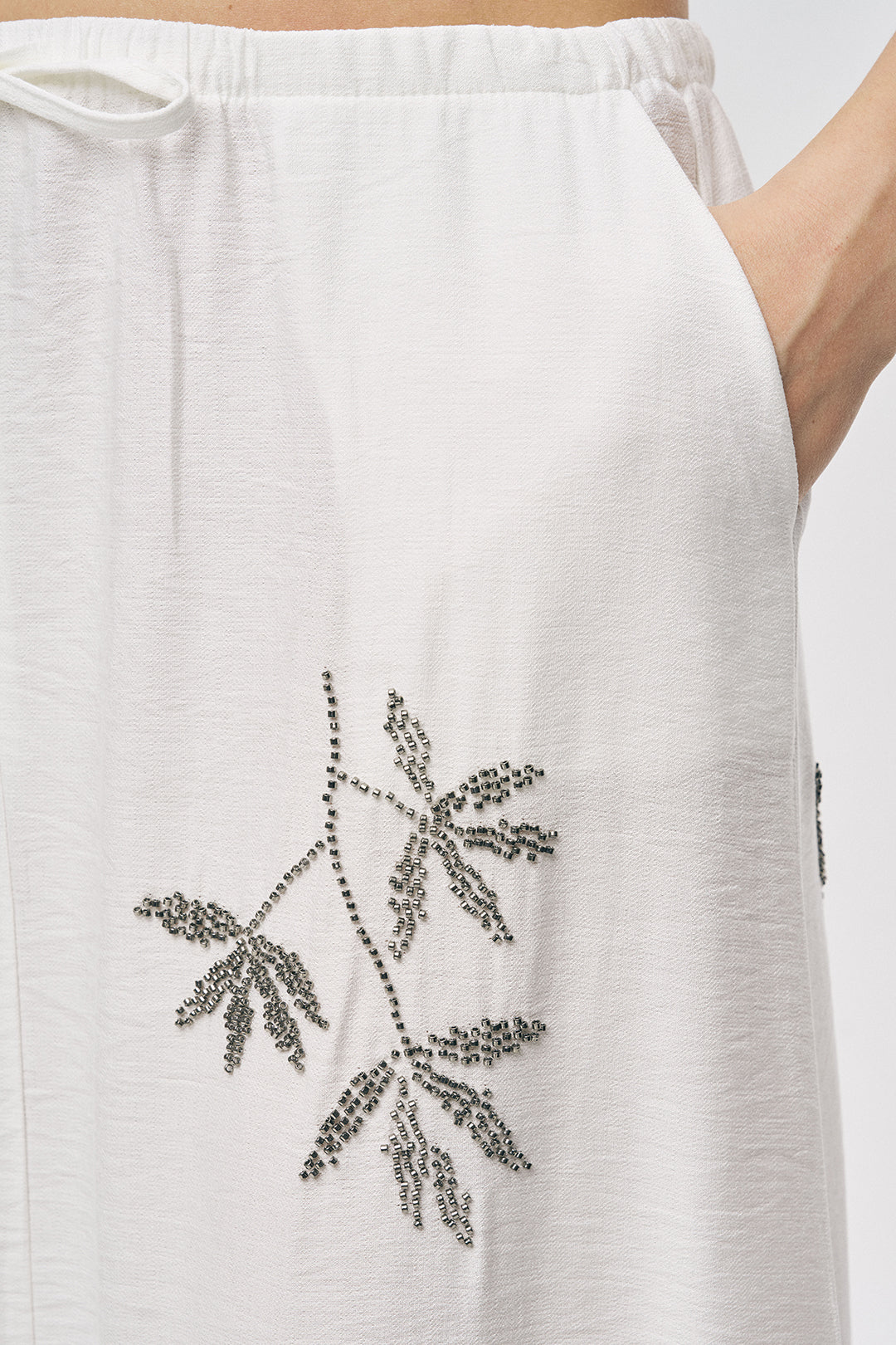 Orfeonegro Ekru Yaprak Nakışlı Beli Bağcıklı Uzun Maxi Etek