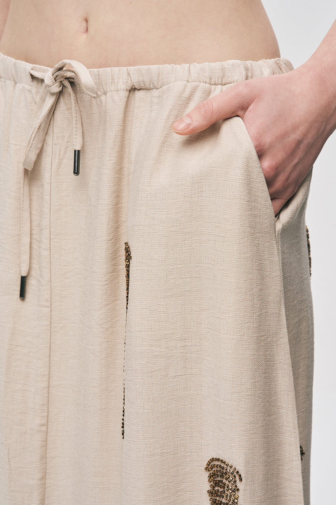Orfeonegro Boncuk İşlemeli Beli Lastikli ve Bağcıklı Uzun Etek A.Bej