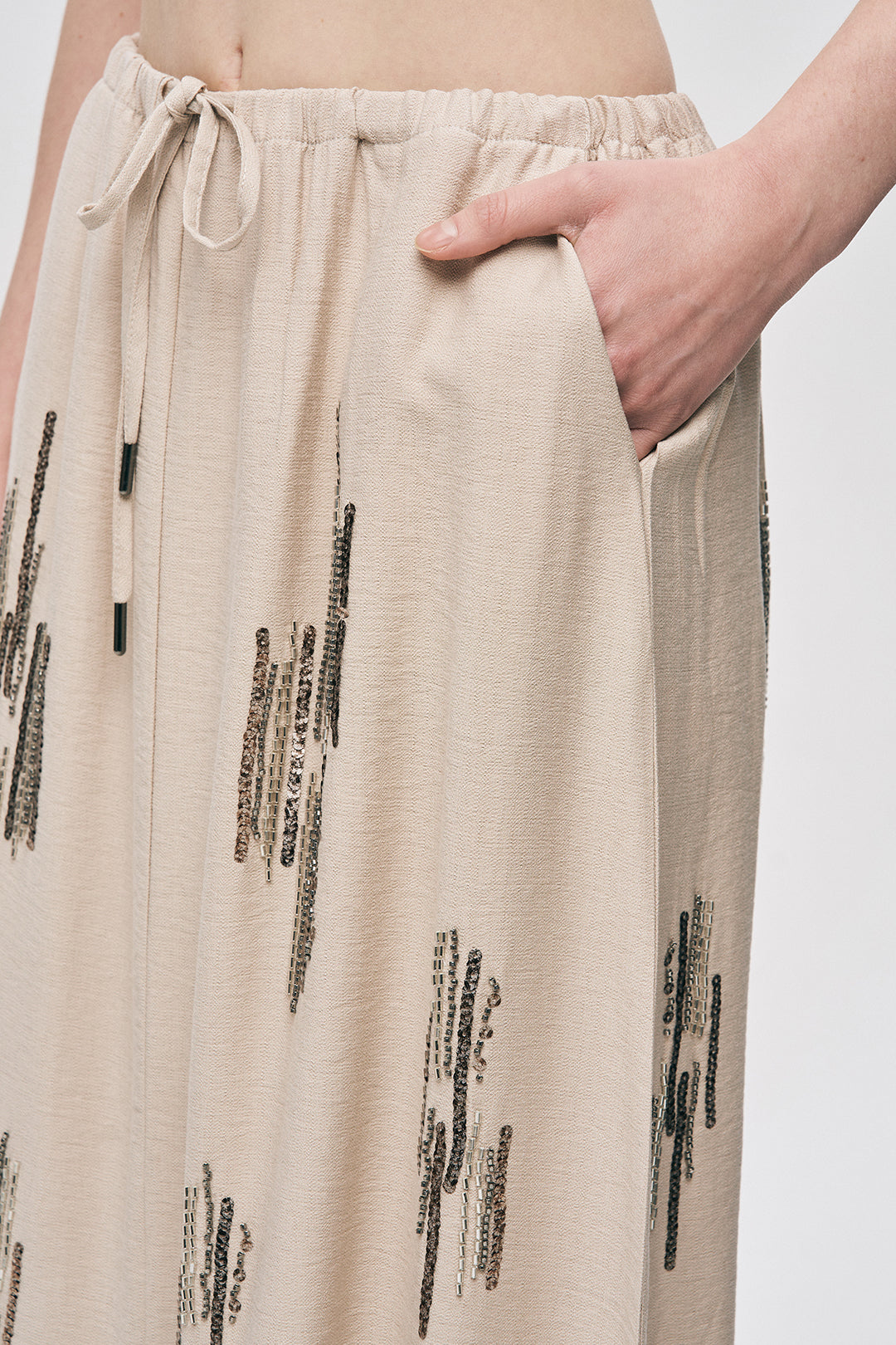 Orfeonegro Açık Bej Parıltılı İşleme Detaylı Beli Bağcıklı Maxi Boy Etek