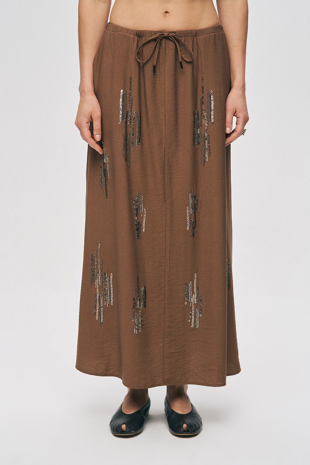 Orfeonegro Kahve Parıltılı İşleme Detaylı Beli Bağcıklı Maxi Boy Etek