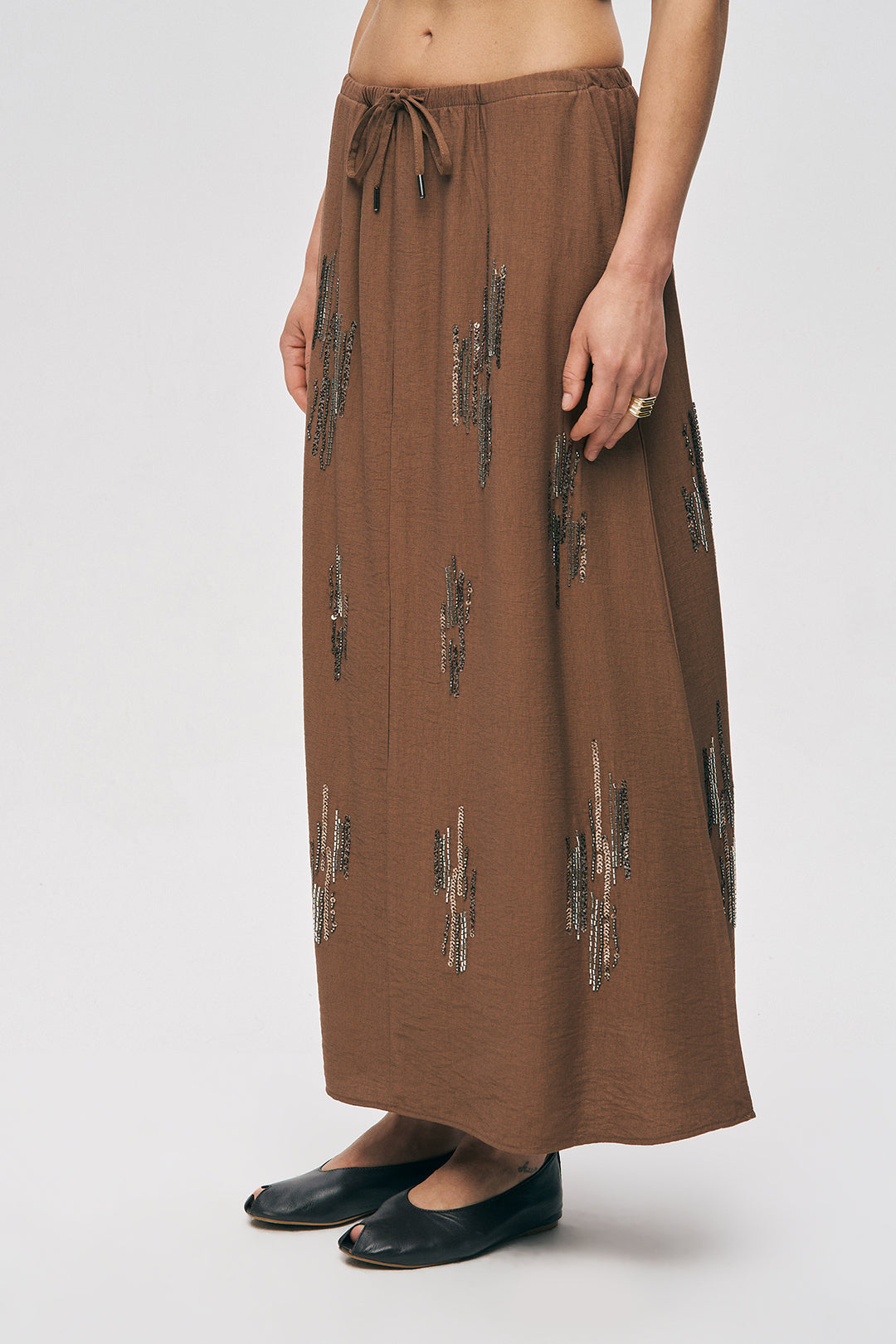 Orfeonegro Kahve Parıltılı İşleme Detaylı Beli Bağcıklı Maxi Boy Etek