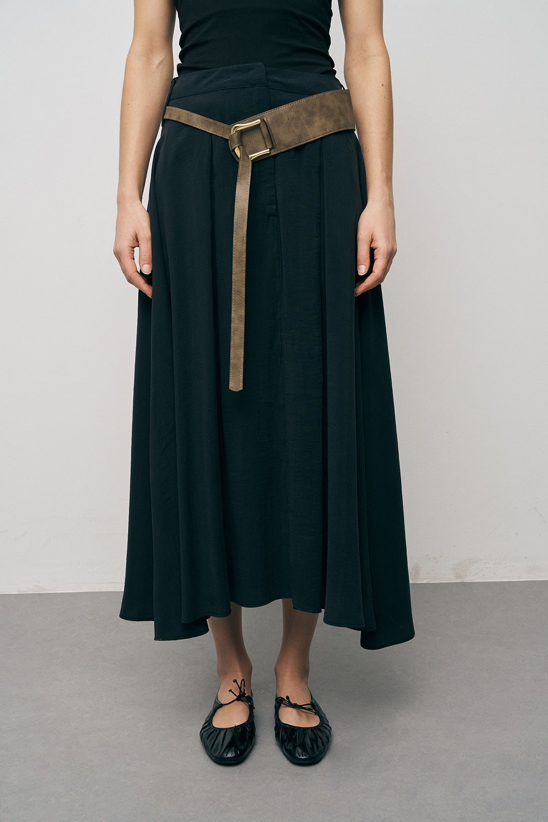 Orfeonegro Kemerli Kloş Siyah Midi Etek