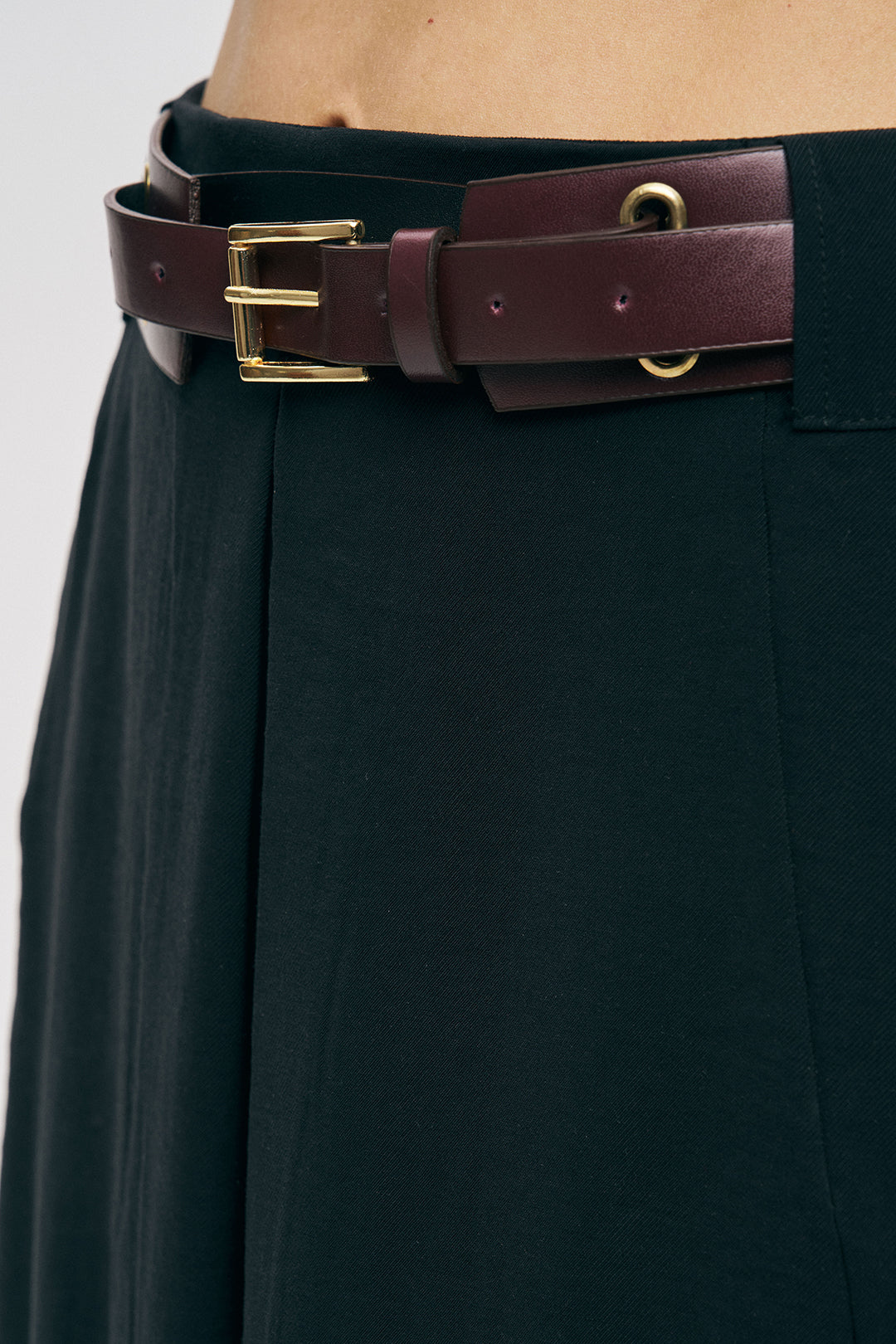 Orfeonegro Kemerli Pileli Midi Boy Siyah Kumaş Etek