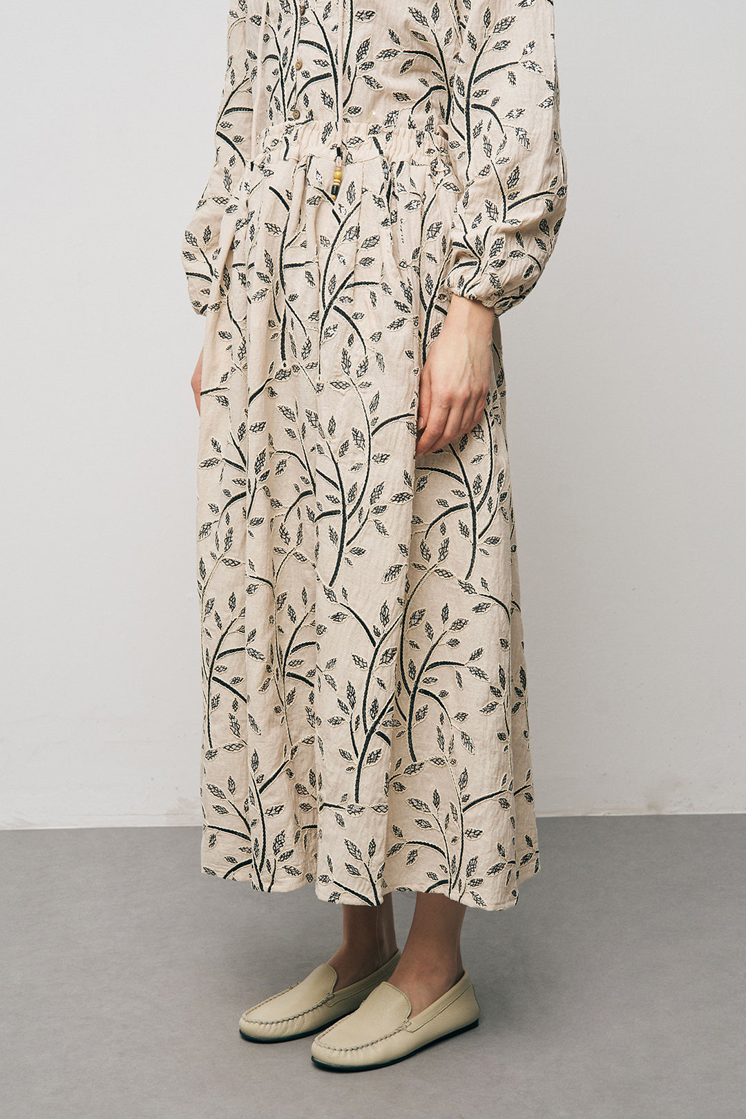 Otantik Desenli Tiril Tiril Yazlık Siyah Etek