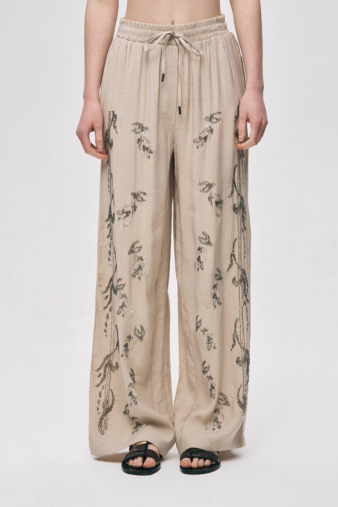 İşlemeli Bej Geniş Paça Pantolon