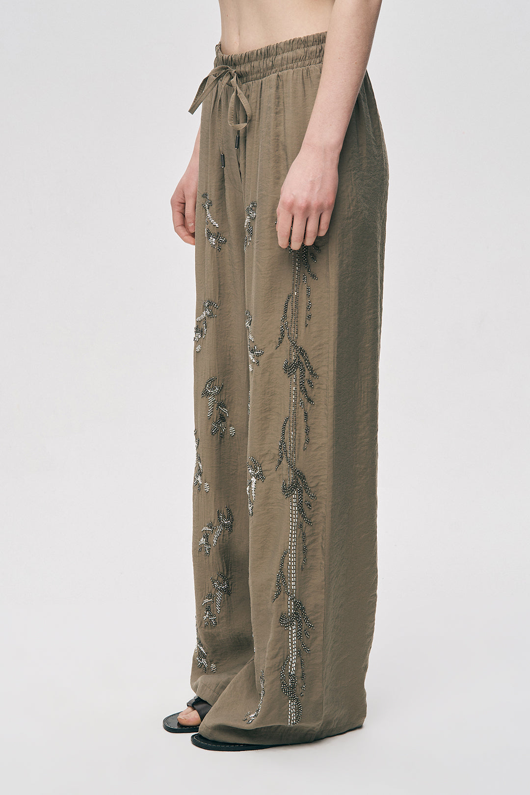 İşlemeli Vizon Geniş Paça Pantolon