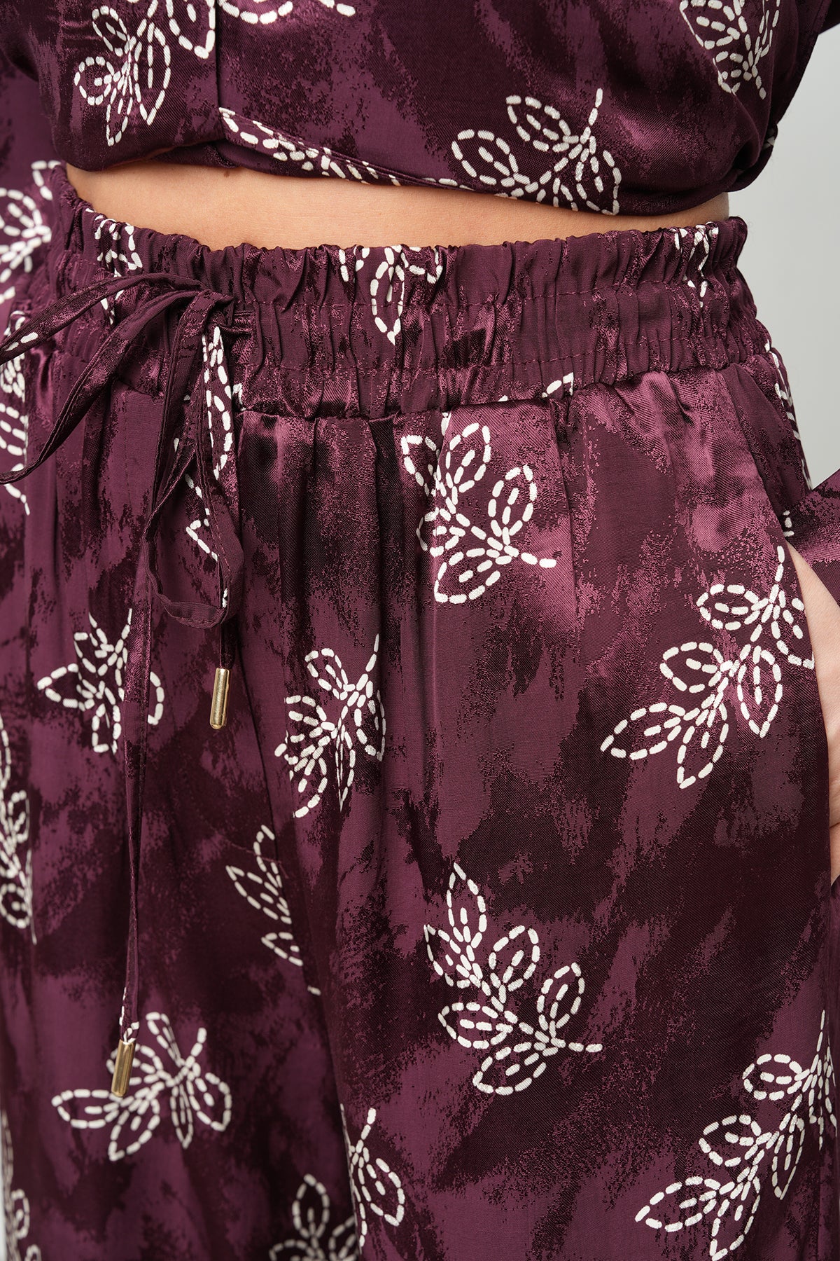 Bordo Yaprak Desenli Saten Palazzo Pantolon