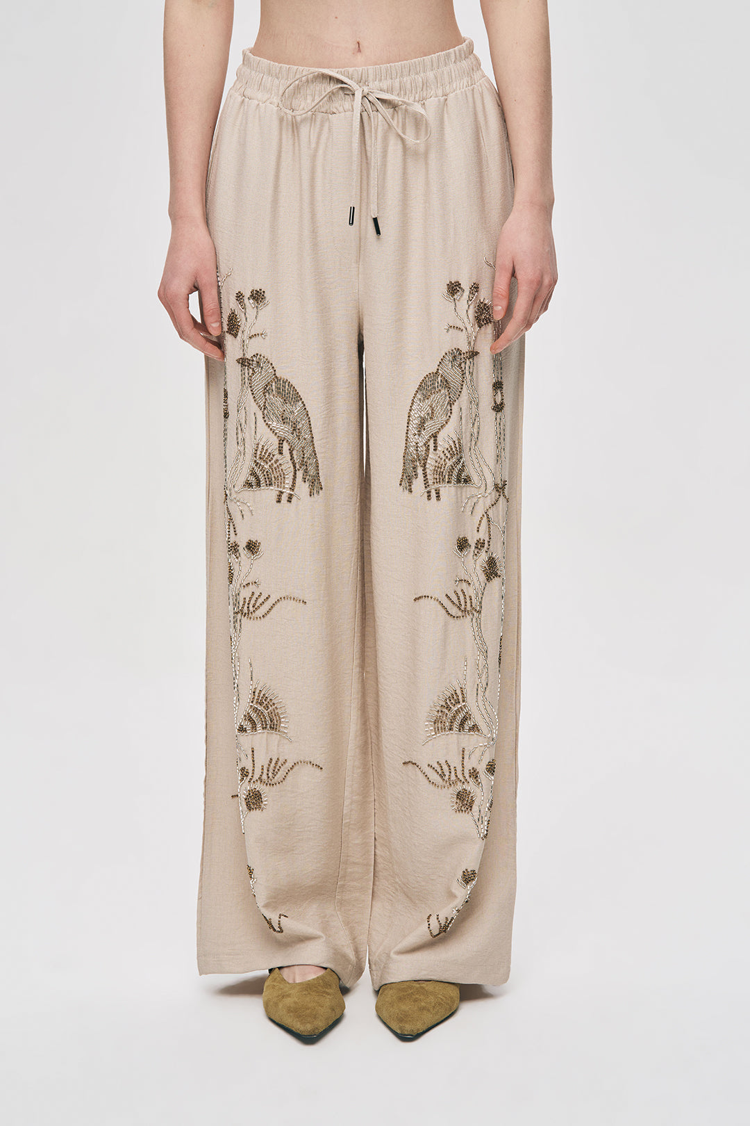 Orfeonegro Kuş ve Çiçek Boncuk İşlemeli Beli Bağcıklı Rahat Kesim Pantolon Açık Bej