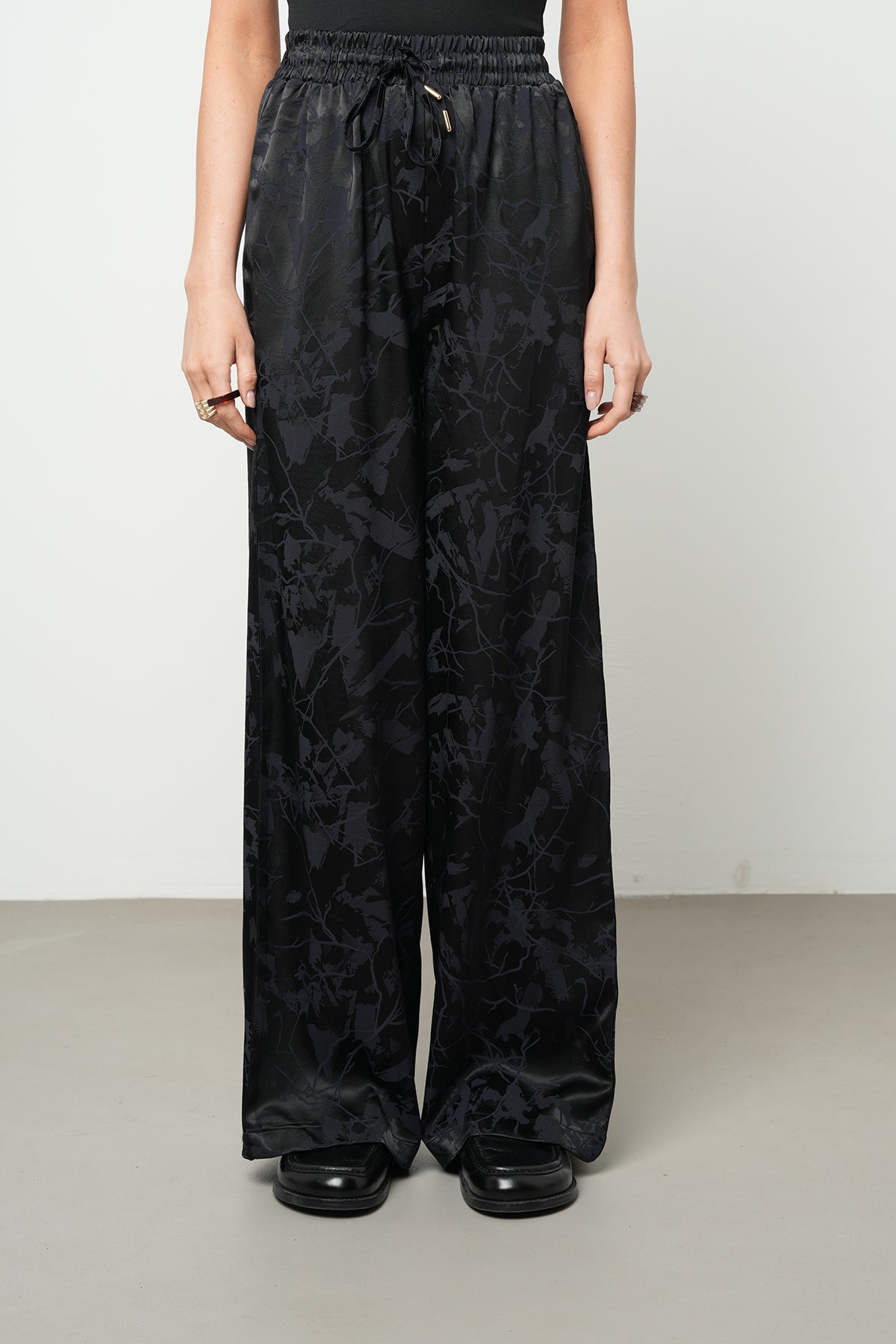 Orfeonegro Siyah Çiçek Desenli Saten Palazzo Pantolon