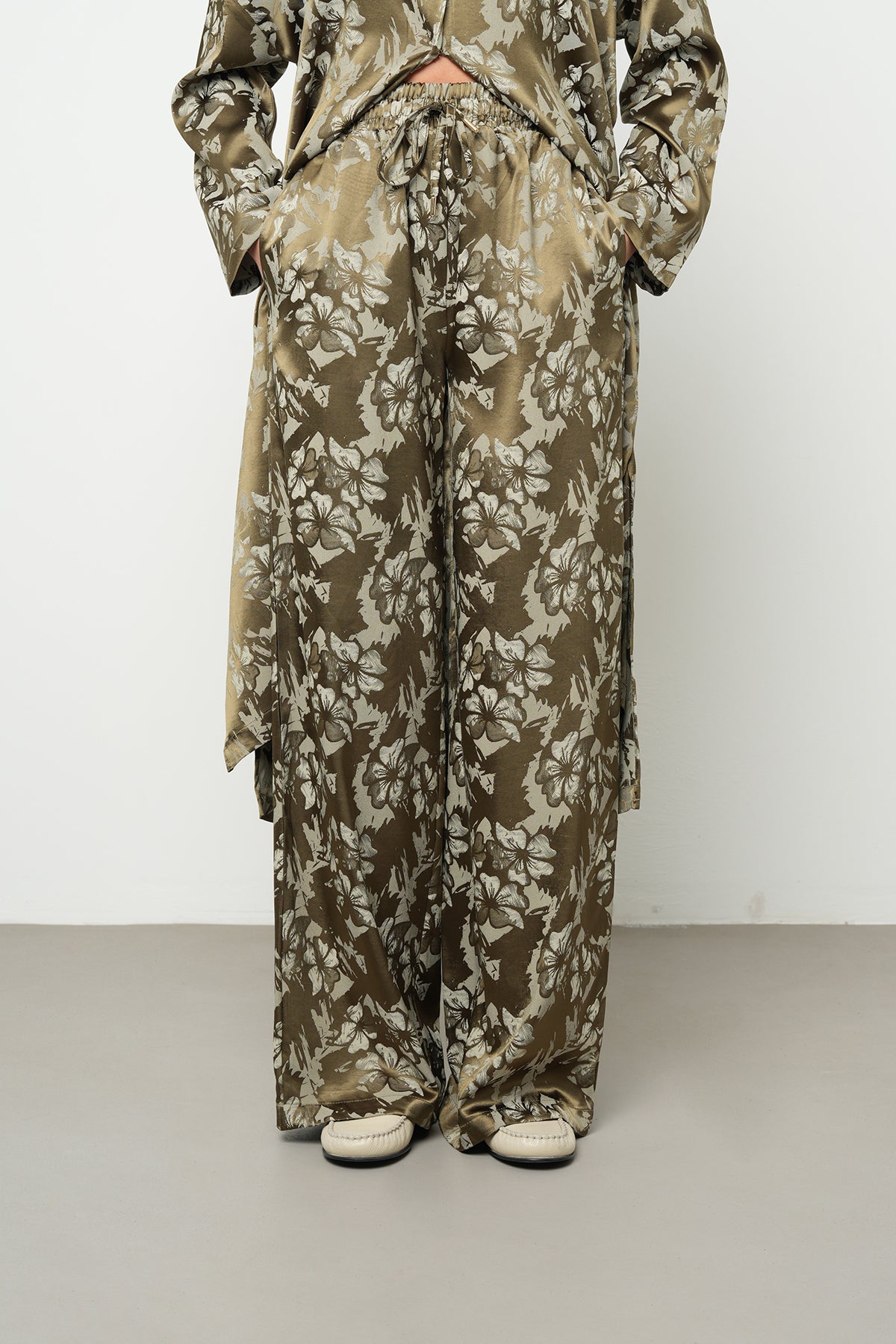 Orfeonegro Çiçek Desenli Haki Saten Palazzo Pantolon