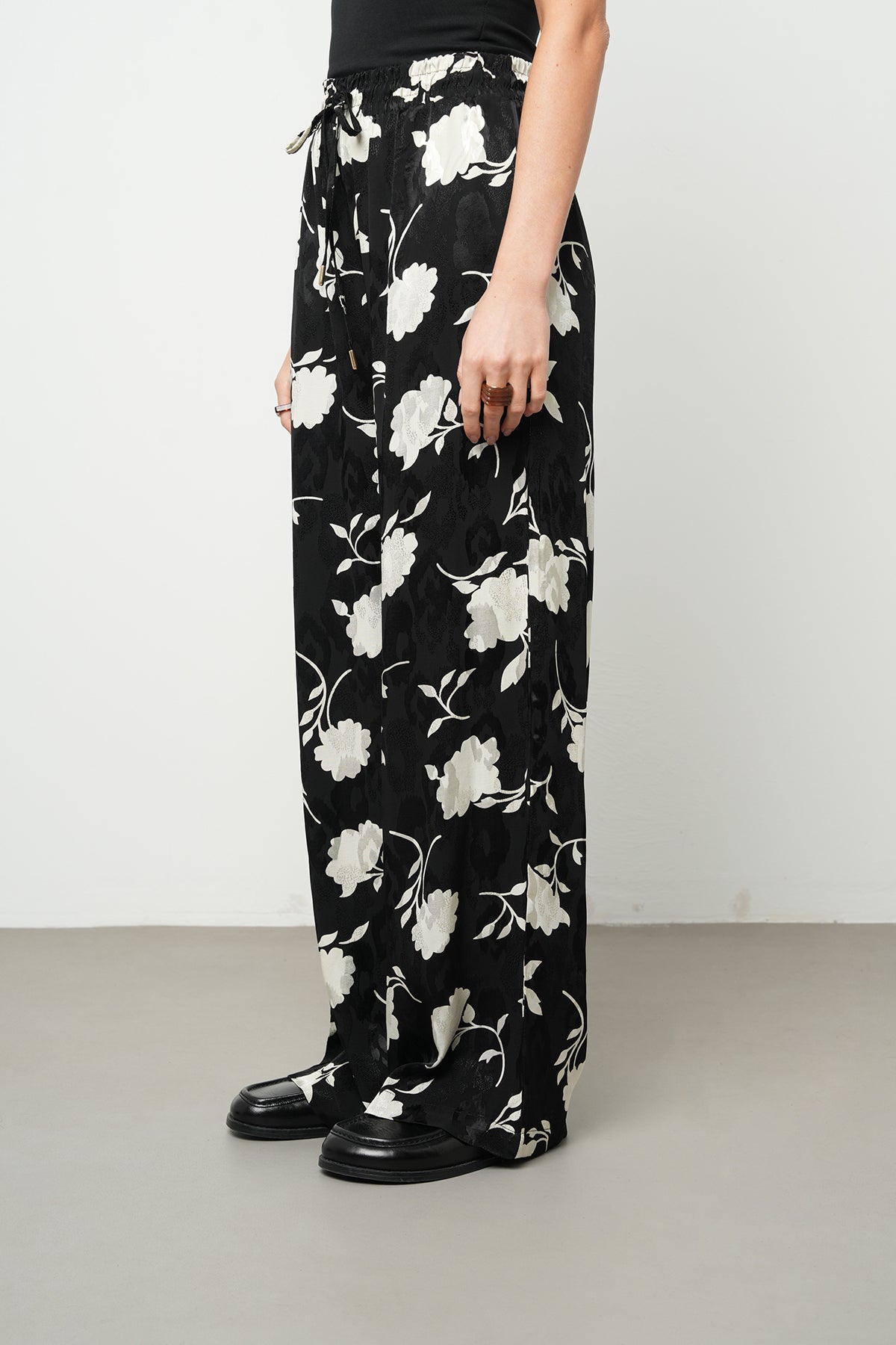 Orfeonegro Çiçek Desenli Bol Paça Pantolon