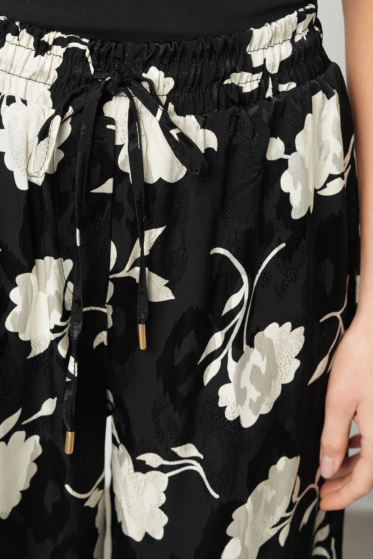 Orfeonegro Çiçek Desenli Bol Paça Pantolon