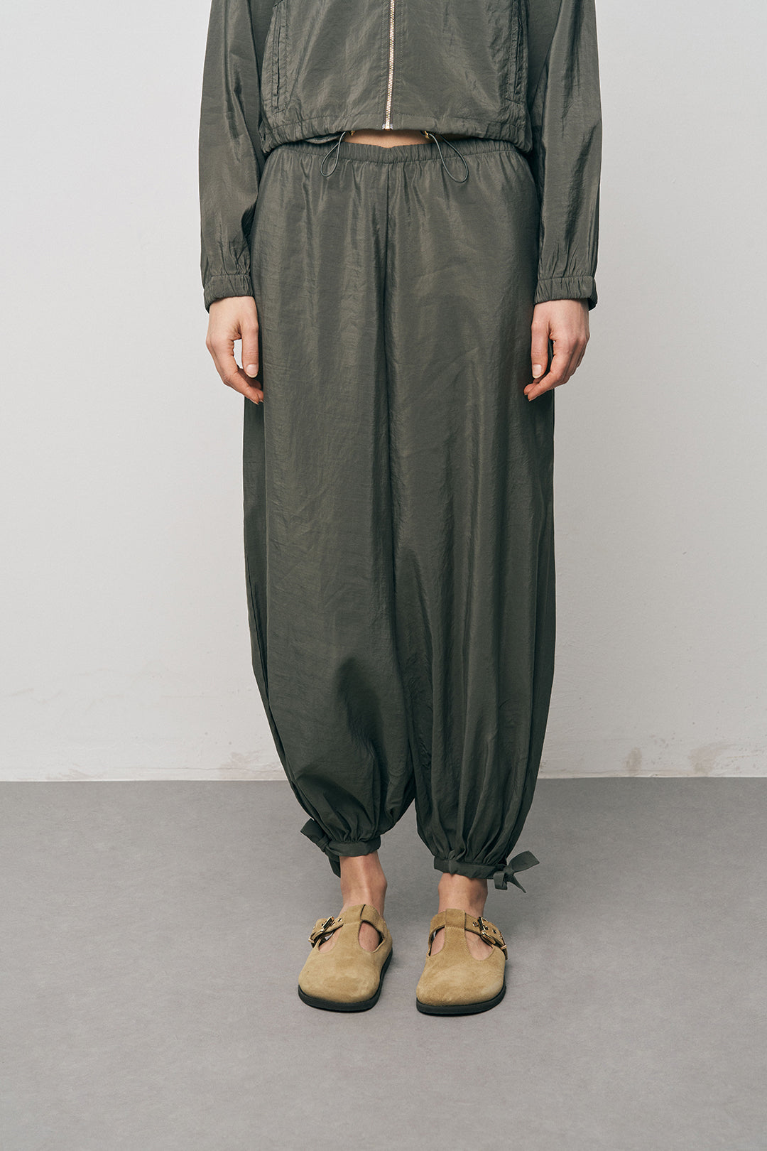 Orfeonegro Bağlama Detaylı Lastikli Paça Haki Pantolon