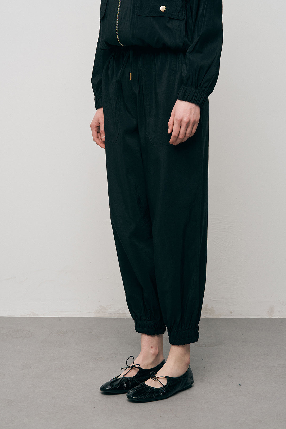 Orfeonegro Beli Lastikli ve Paçası Bağlama Detaylı Siyah Pantolon