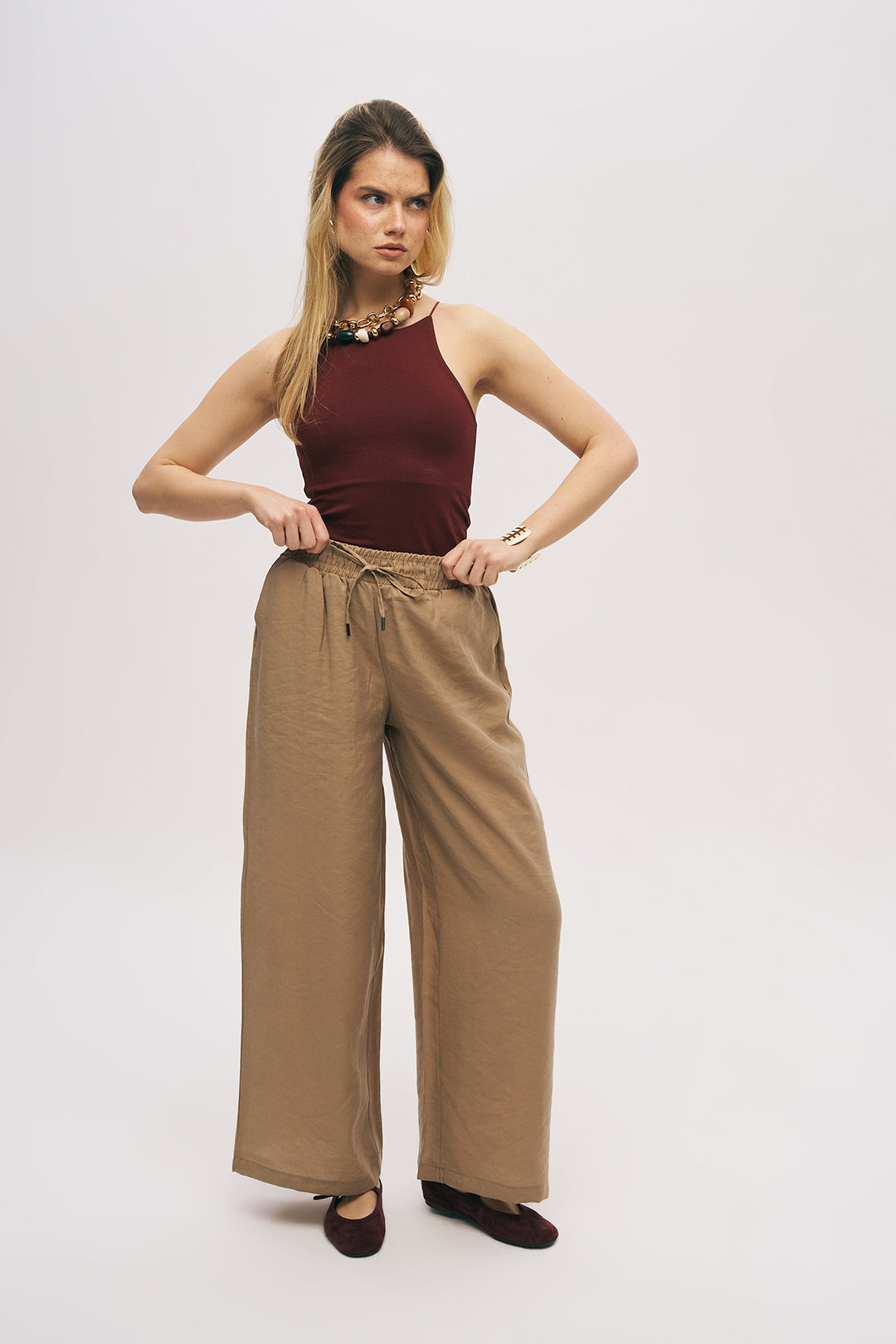 Toptan Kadın Beli Lastikli Dökümlü Bol Paça Karamel Pantolon