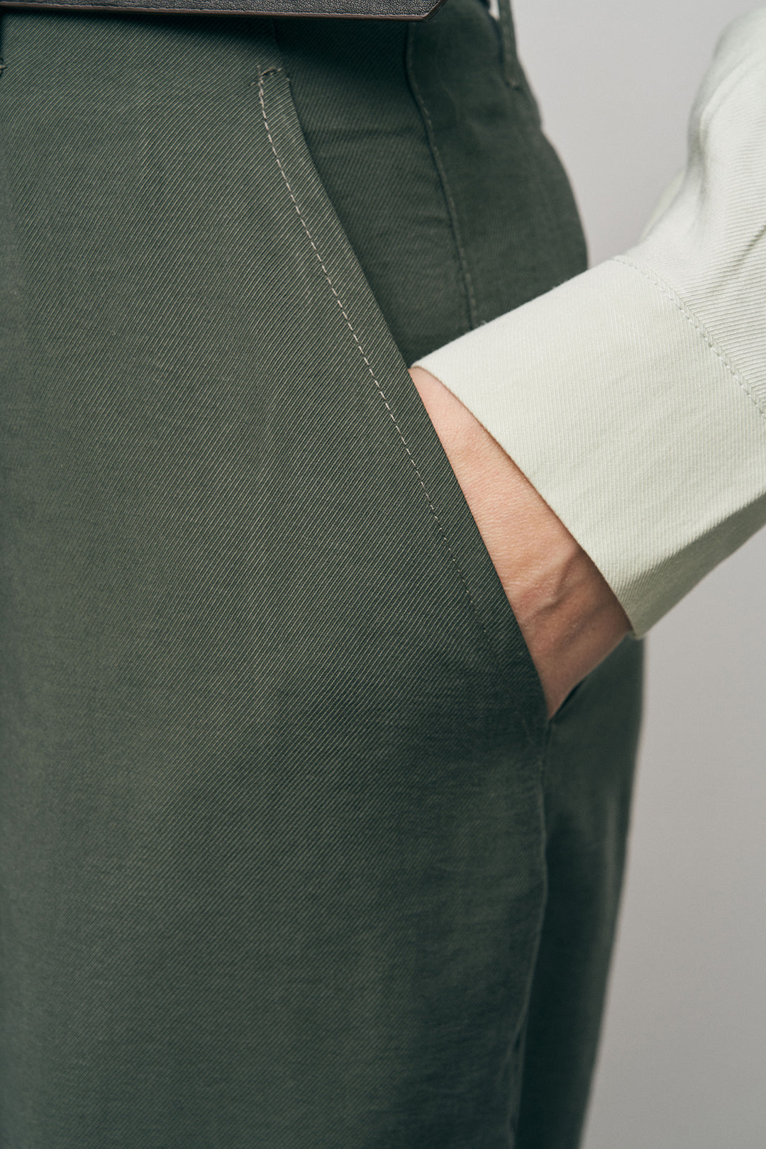 Yüksek Bel Bol Paça Pilili Haki Keten Pantolon