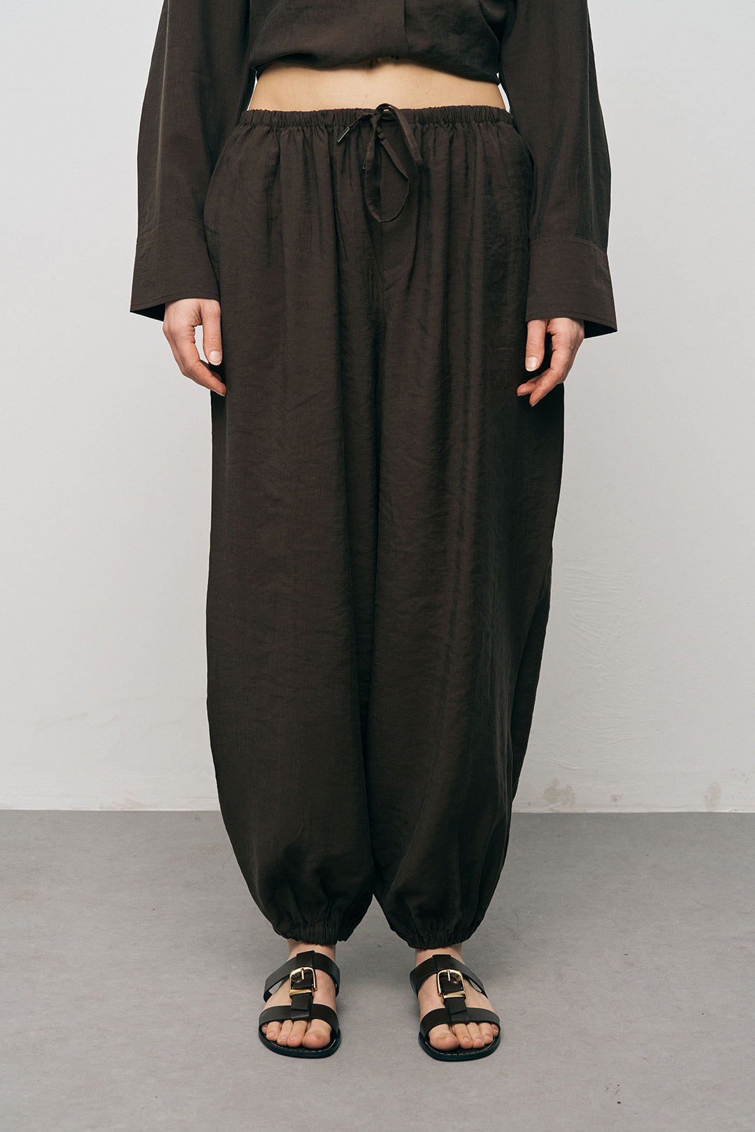 Orfeonegro Rahat Kesim Paçası Büzgülü Kahve Jogger Pantolon