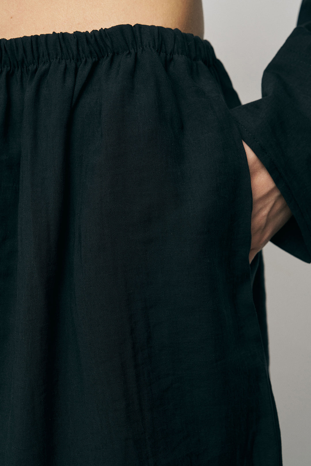 Orfeonegro Rahat Kesim Paçası Büzgülü Siyah Jogger Pantolon