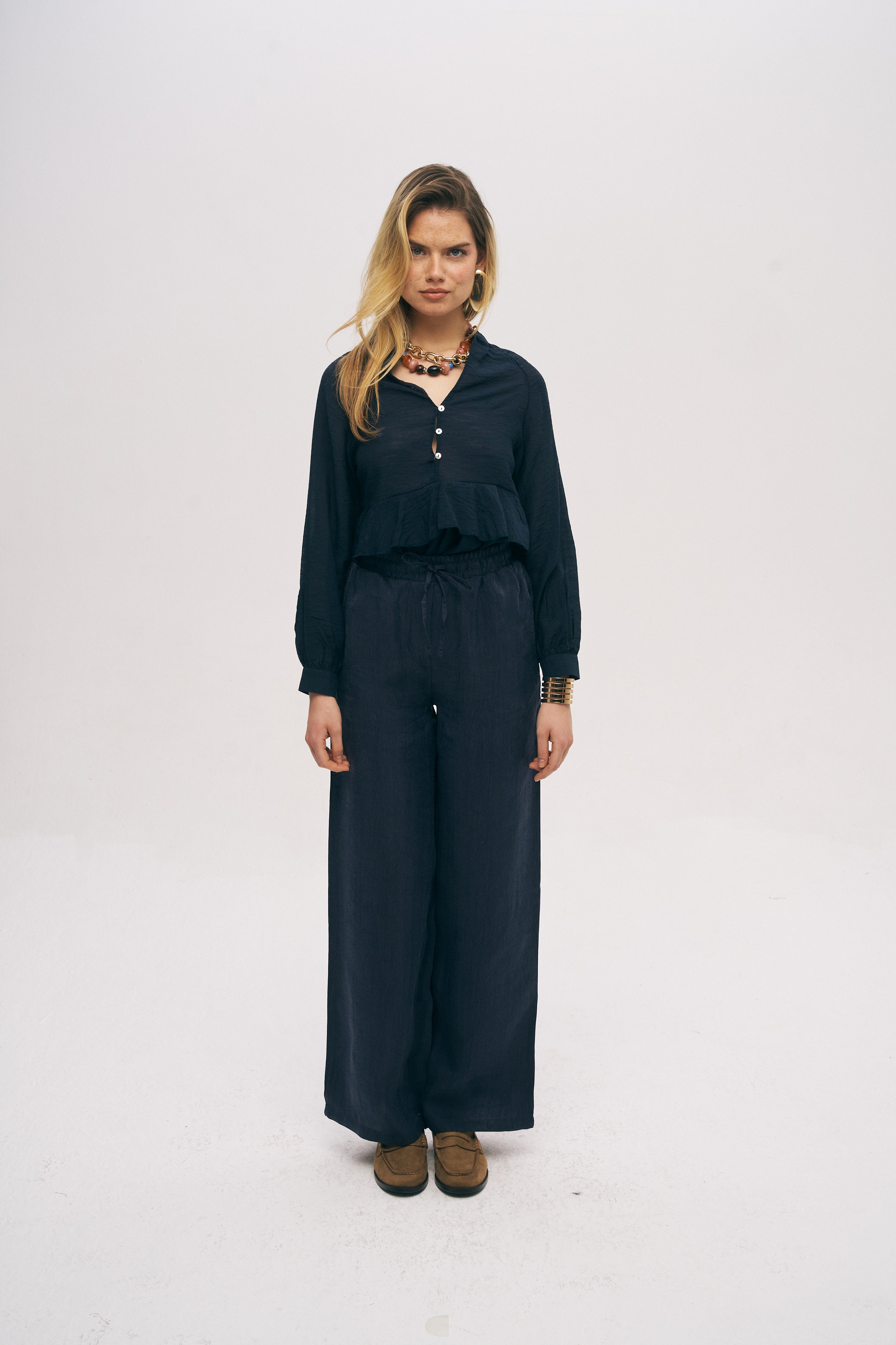 Beli Lastikli ve Bağcıklı Bol Paça Pantolon Laci