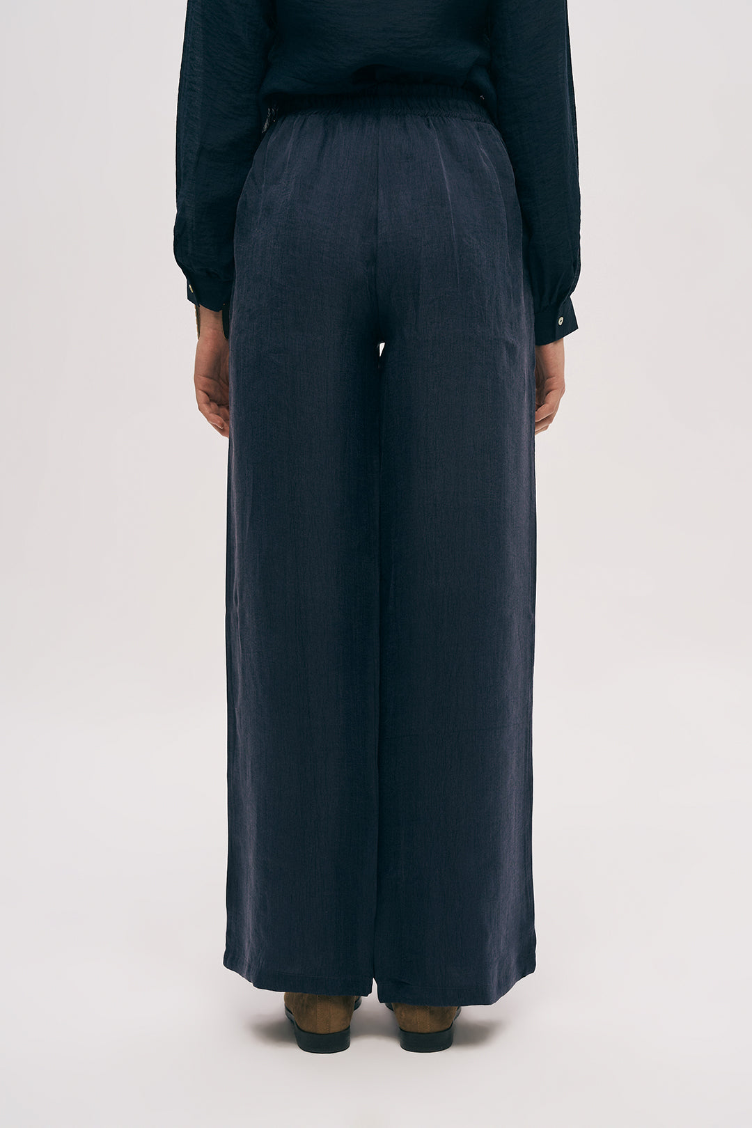 Beli Lastikli ve Bağcıklı Bol Paça Pantolon Laci